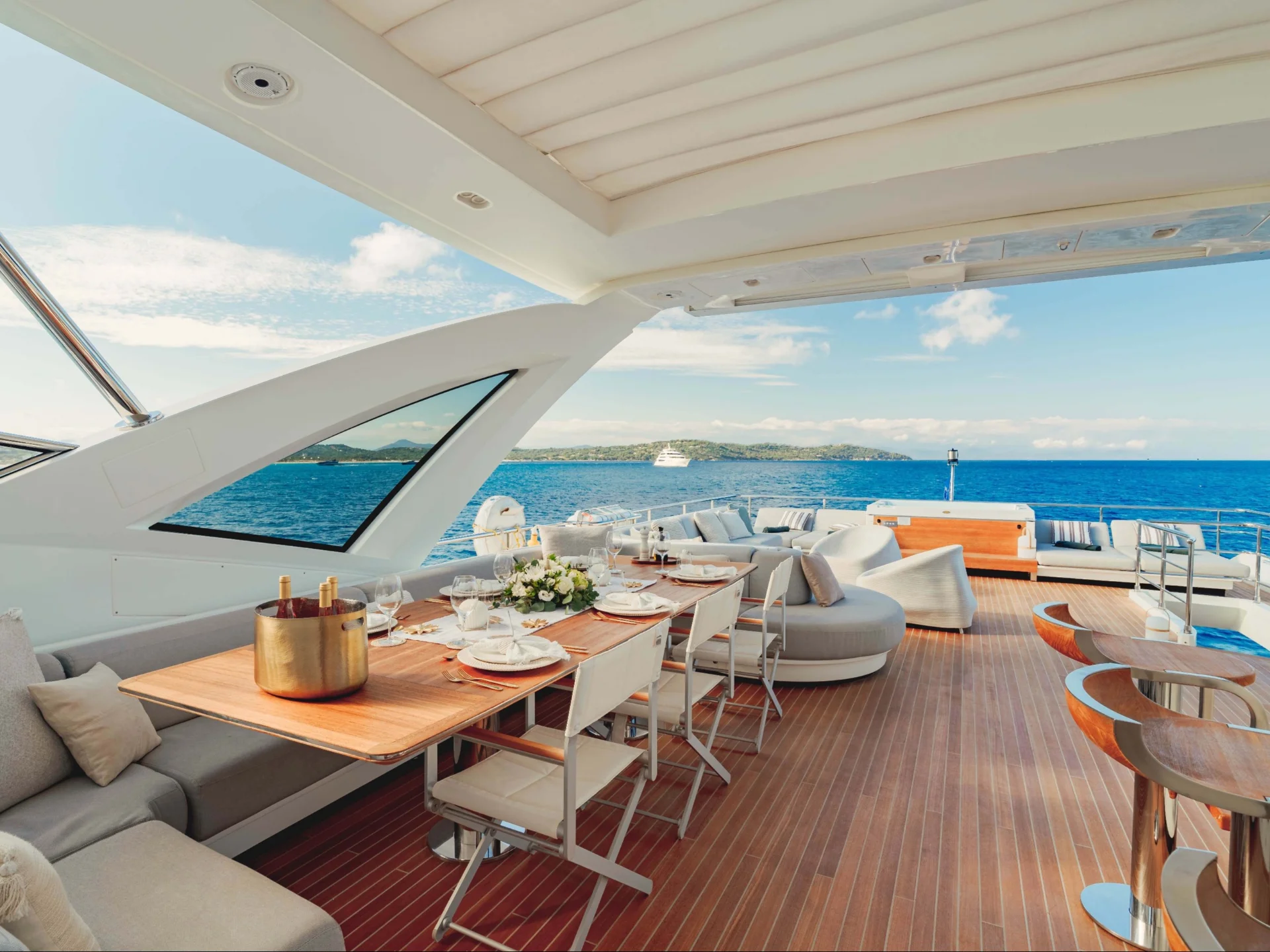 NEMESIS | Azimut 32 Metri - Azimut