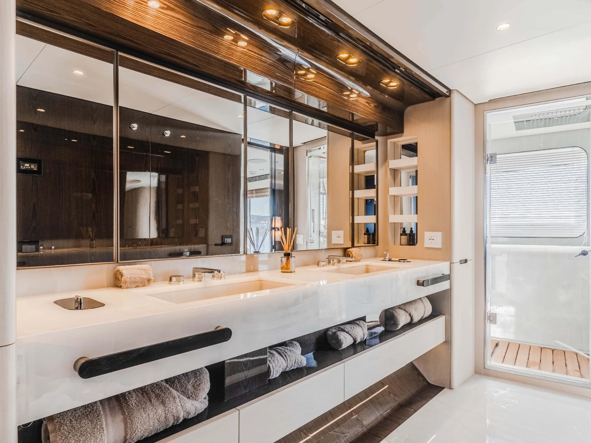 NEMESIS | Azimut 32 Metri - Azimut