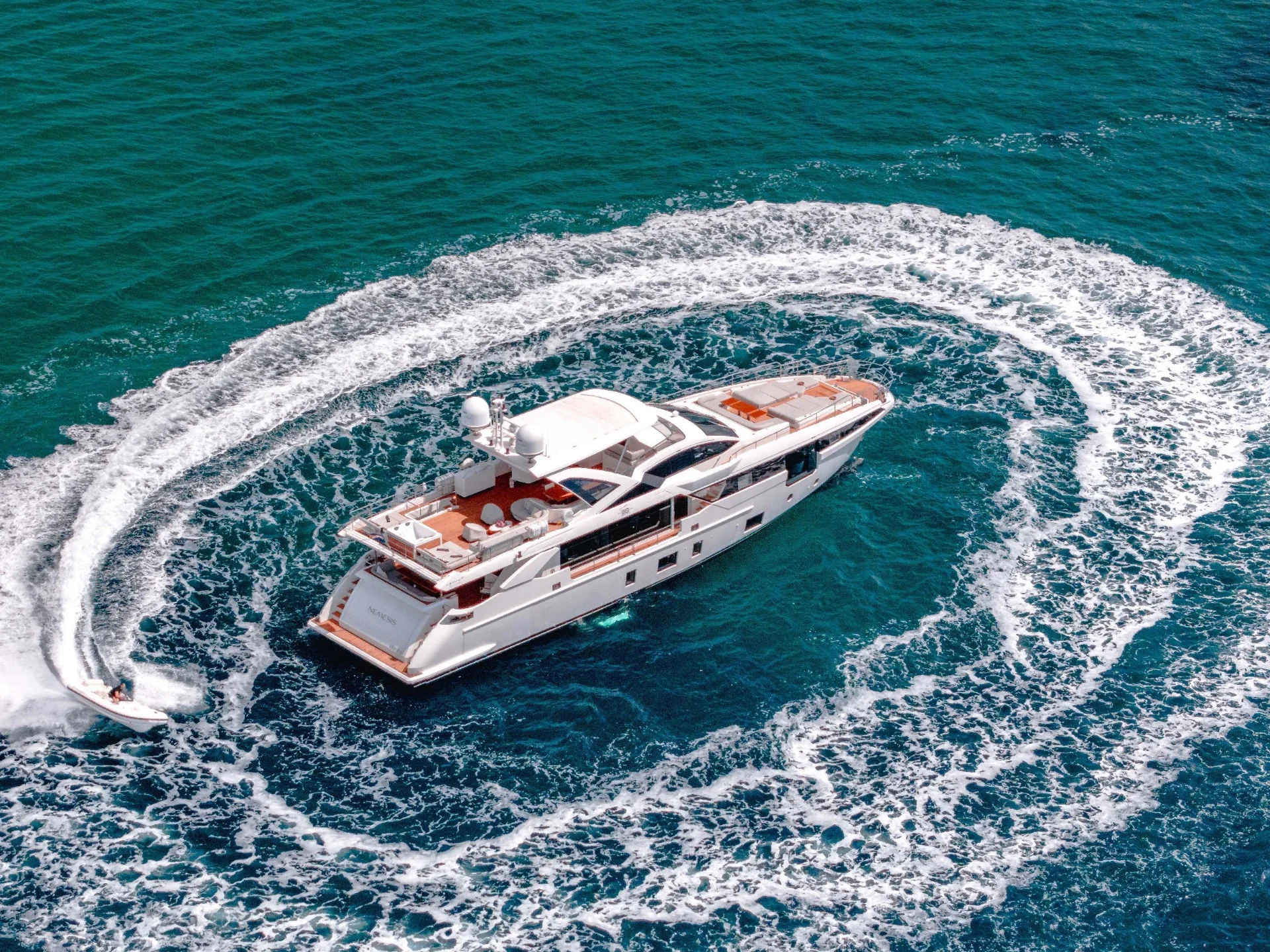 NEMESIS | Azimut 32 Metri - Azimut