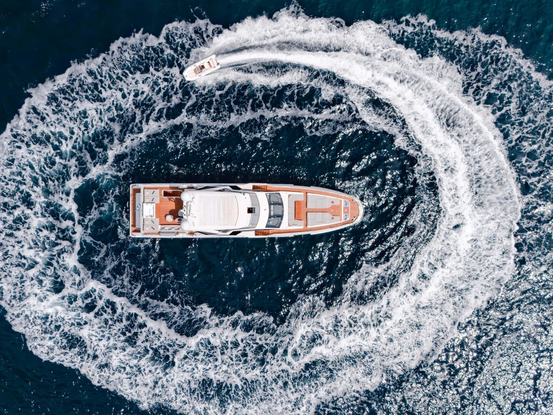 NEMESIS | Azimut 32 Metri - Azimut