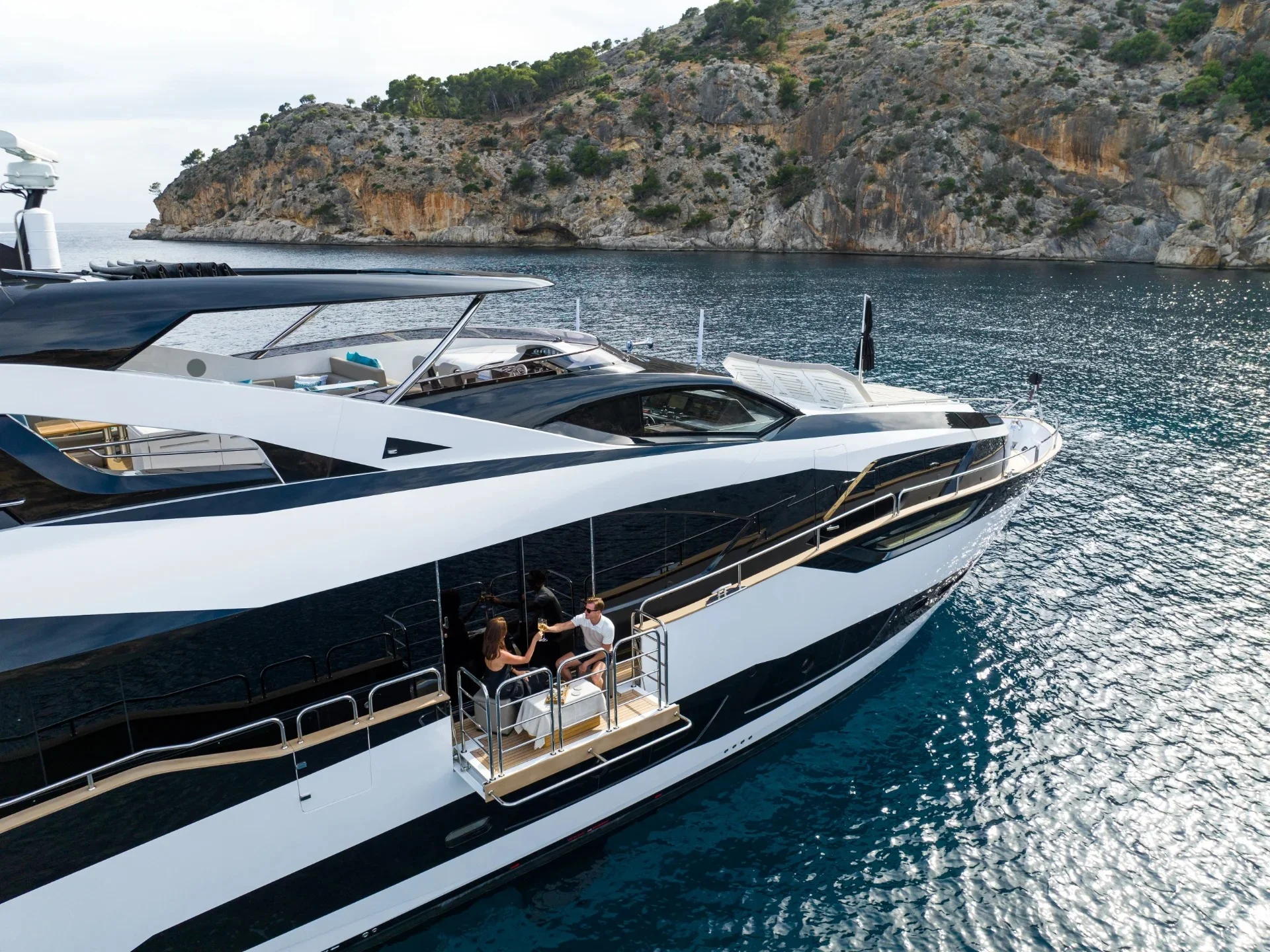 BLUE INFINITY ONE | Sunseeker 95  - Sunseeker