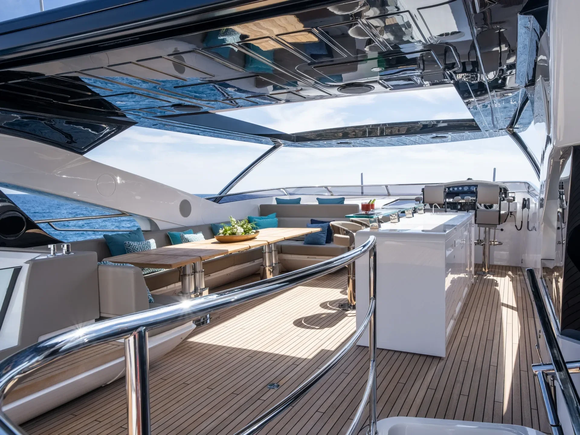 BLUE INFINITY ONE | Sunseeker 95  - Sunseeker