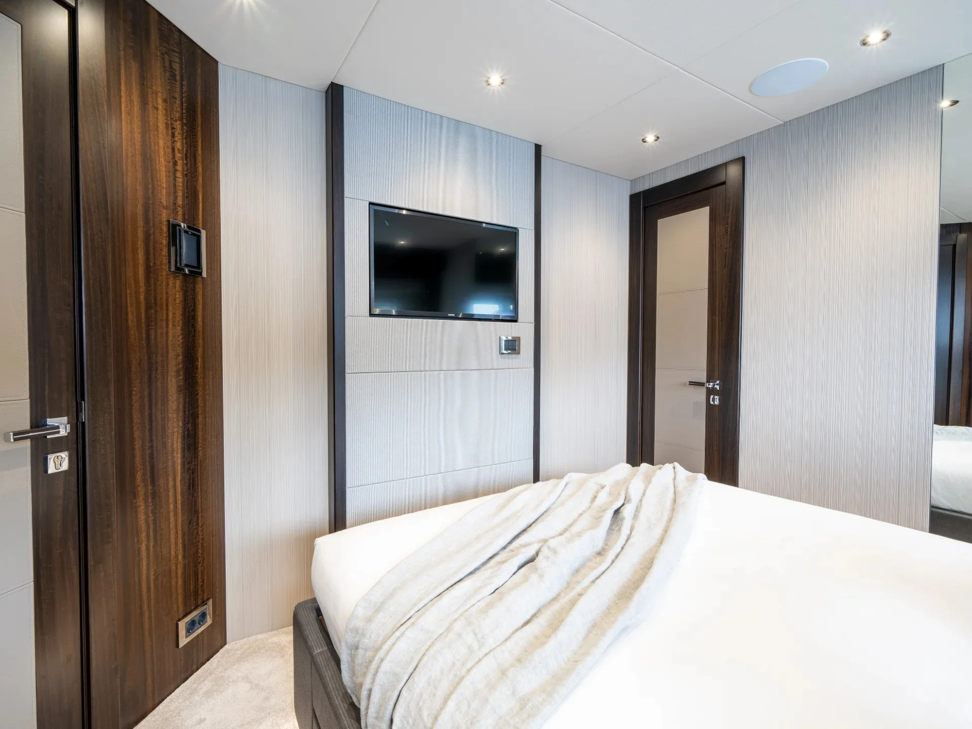 HIGH ENERGY | Sunseeker 95  - Sunseeker