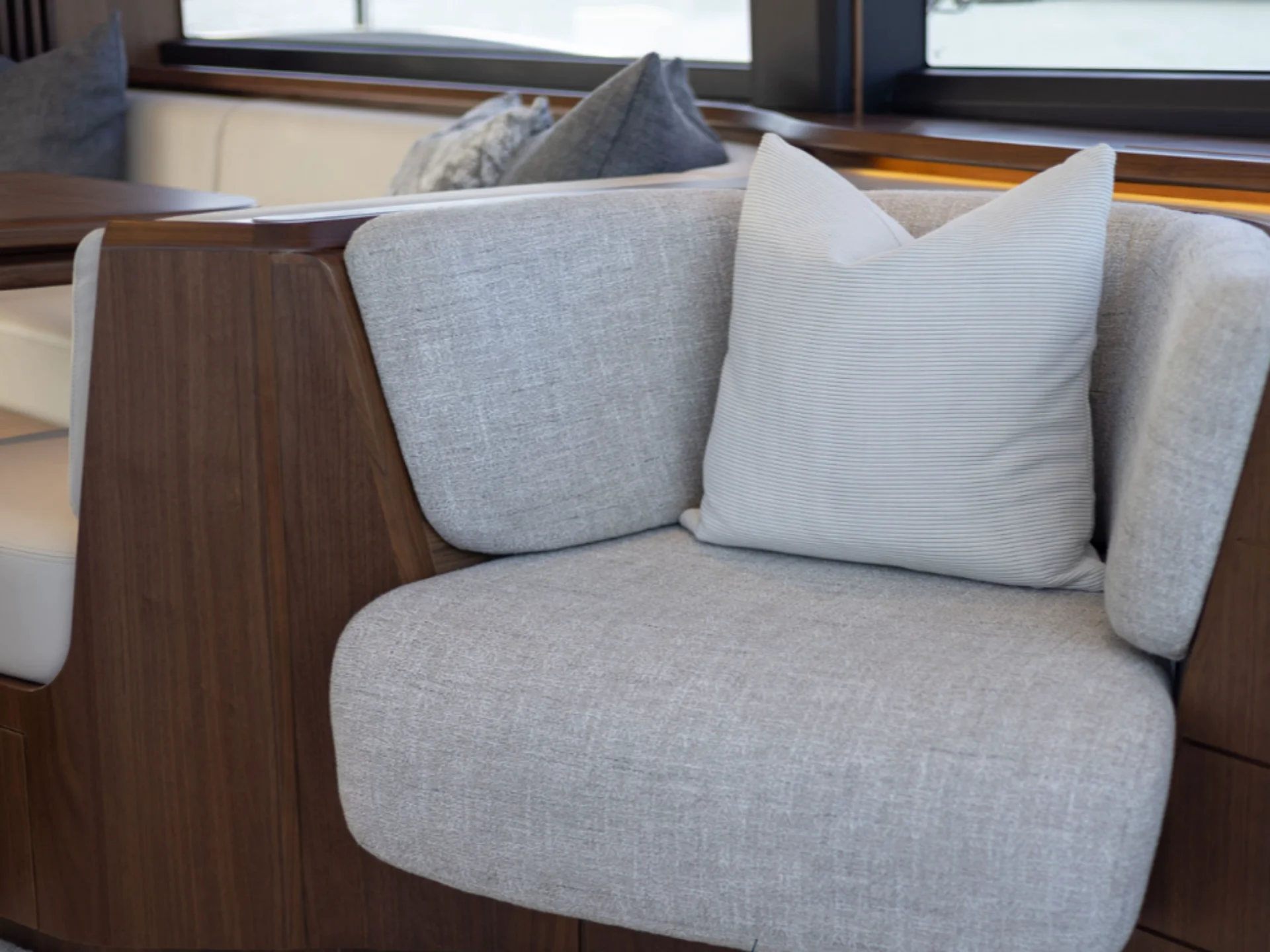 NEGOTIATOR II | Princess S72 - Princess