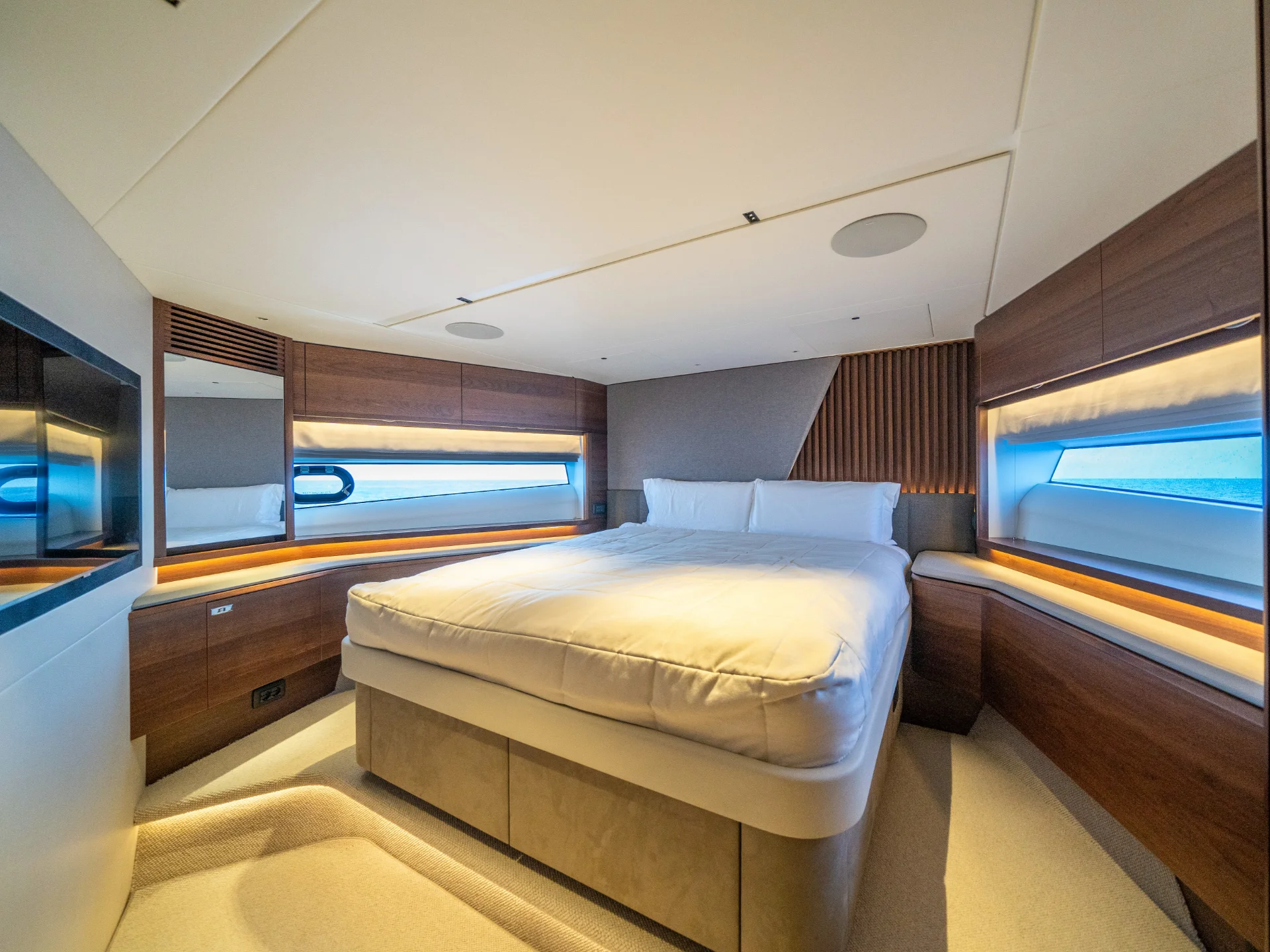 NEGOTIATOR II | Princess S72 - Princess