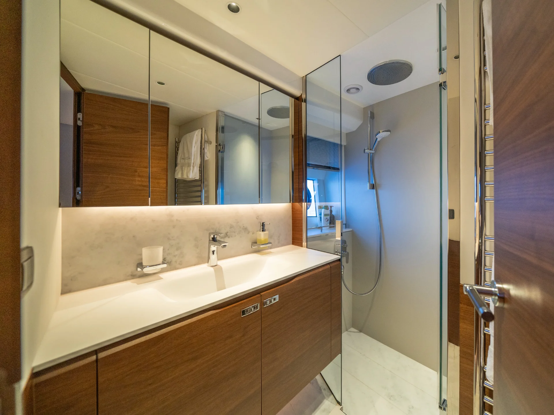 NEGOTIATOR II | Princess S72 - Princess