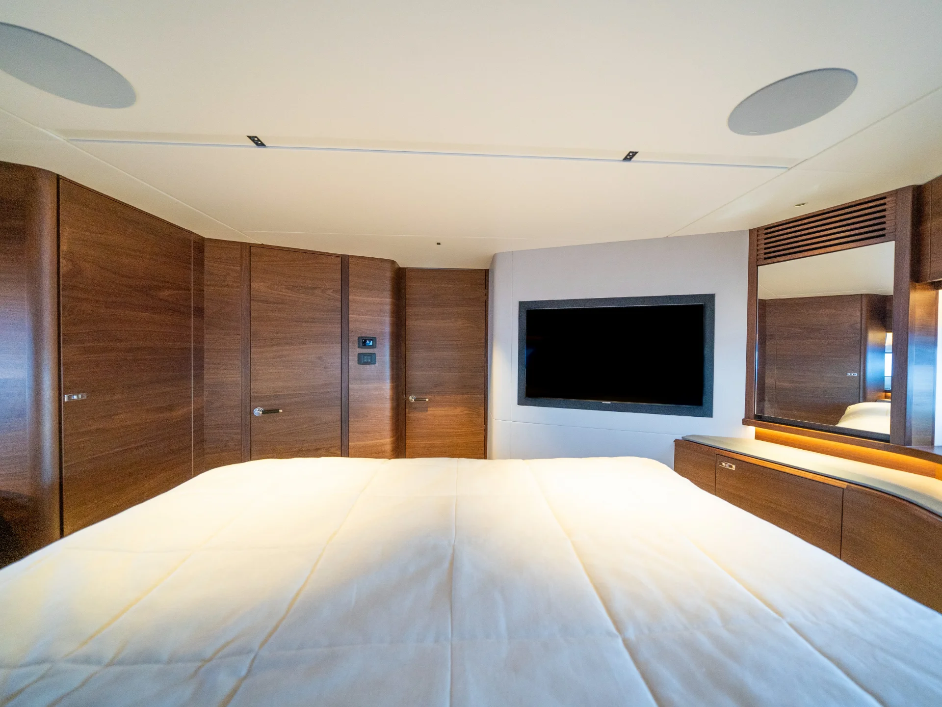 NEGOTIATOR II | Princess S72 - Princess