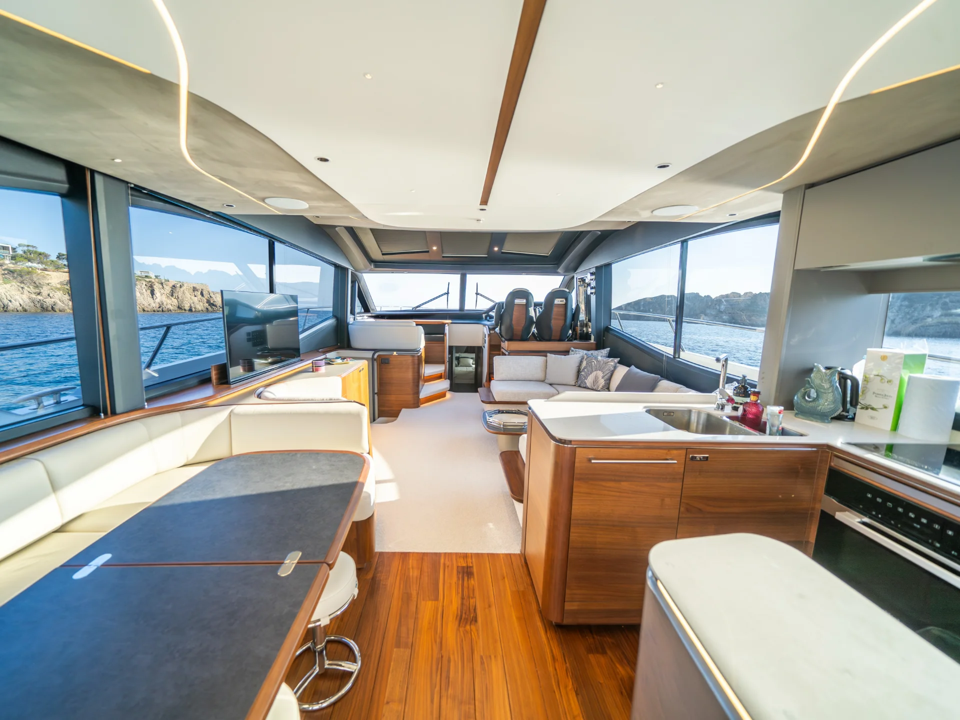 NEGOTIATOR II | Princess S72 - Princess