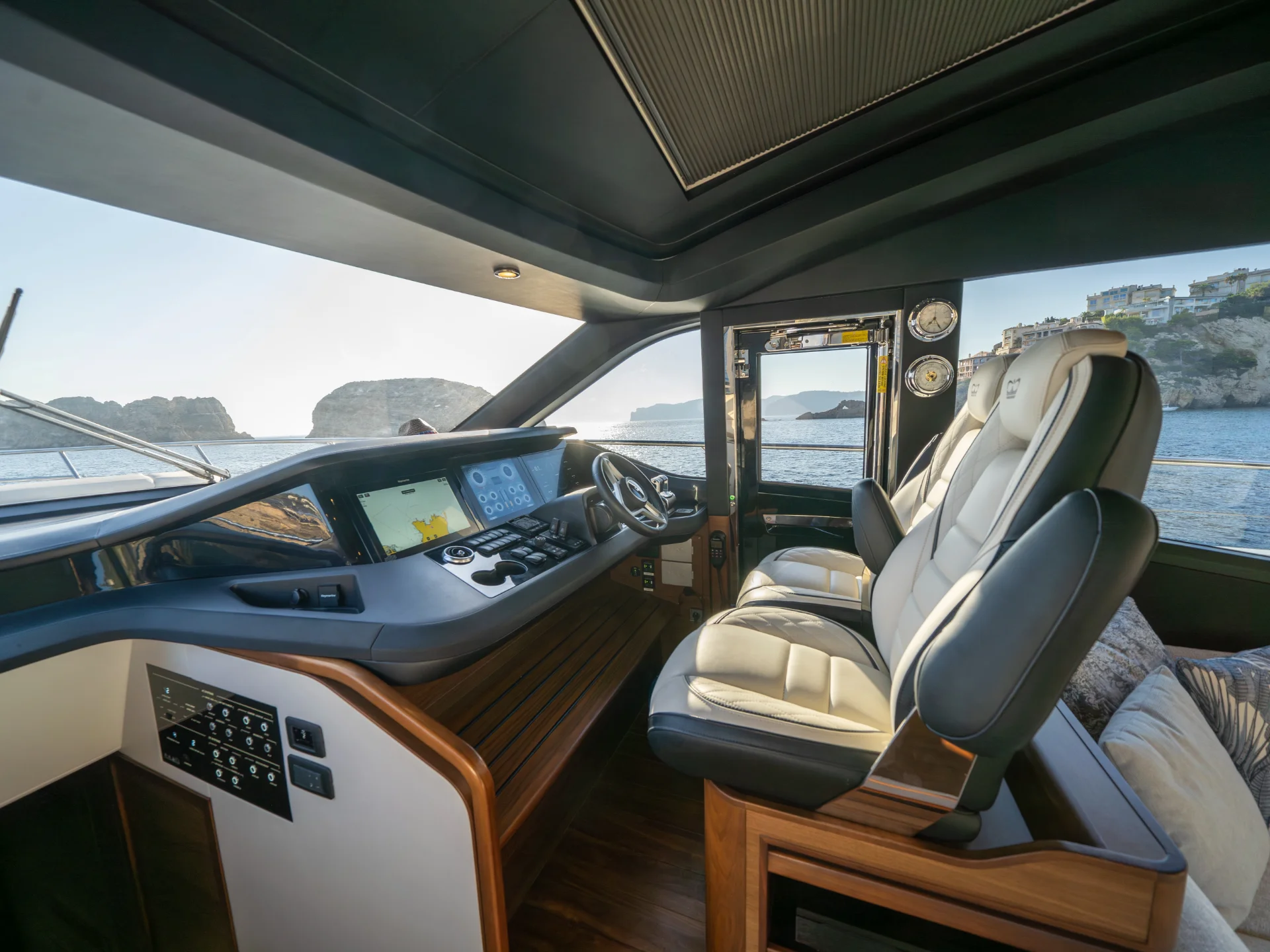 NEGOTIATOR II | Princess S72 - Princess