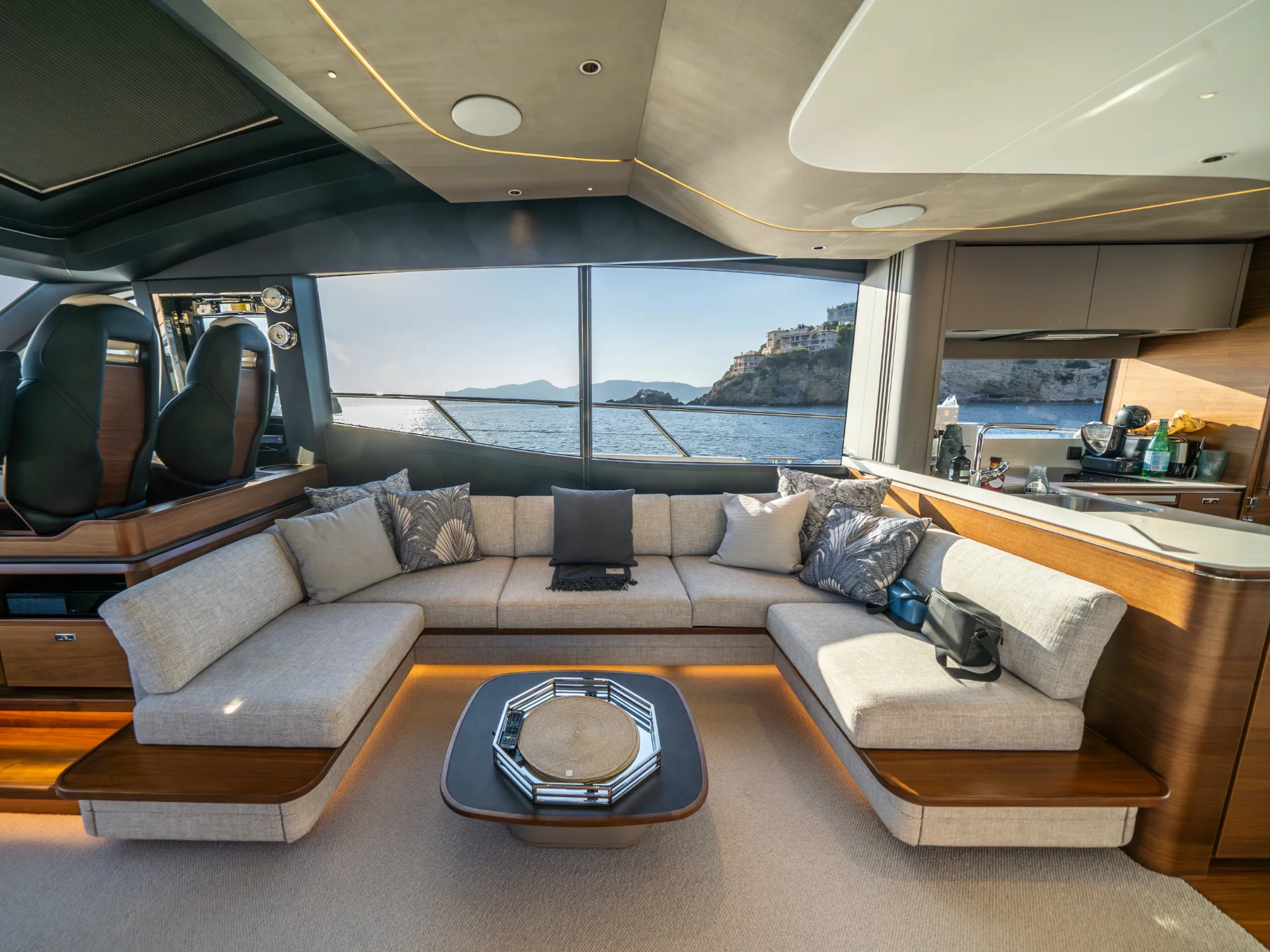 NEGOTIATOR II | Princess S72 - Princess