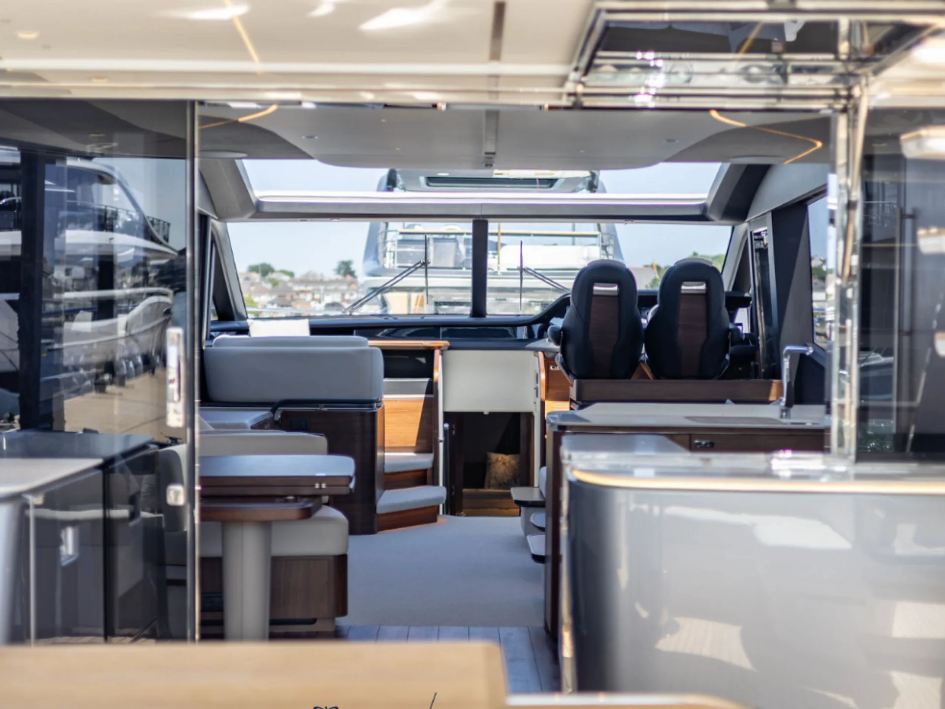 NEGOTIATOR II | Princess S72 - Princess