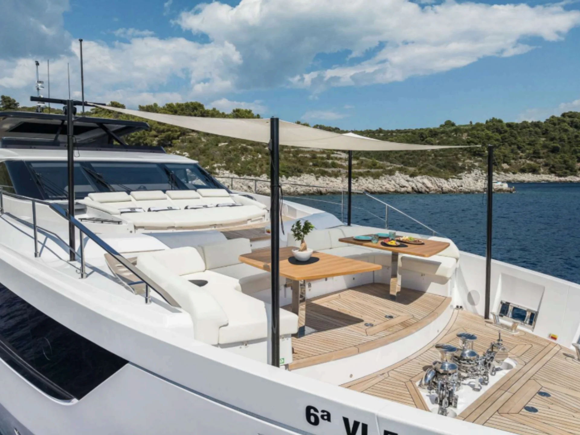 NAILU + | Ferretti 1000 - Ferretti