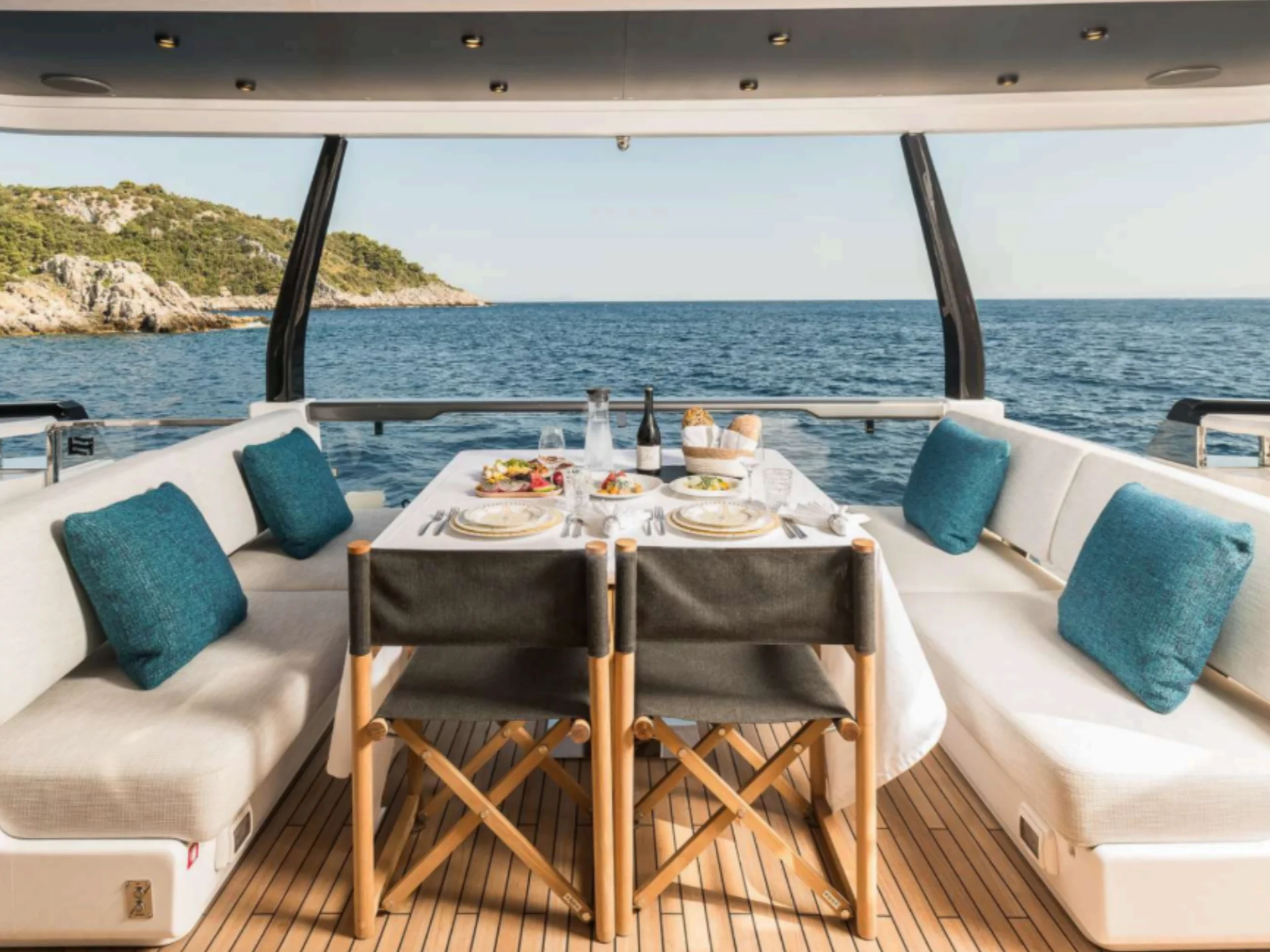 NAILU + | Ferretti 1000 - Ferretti