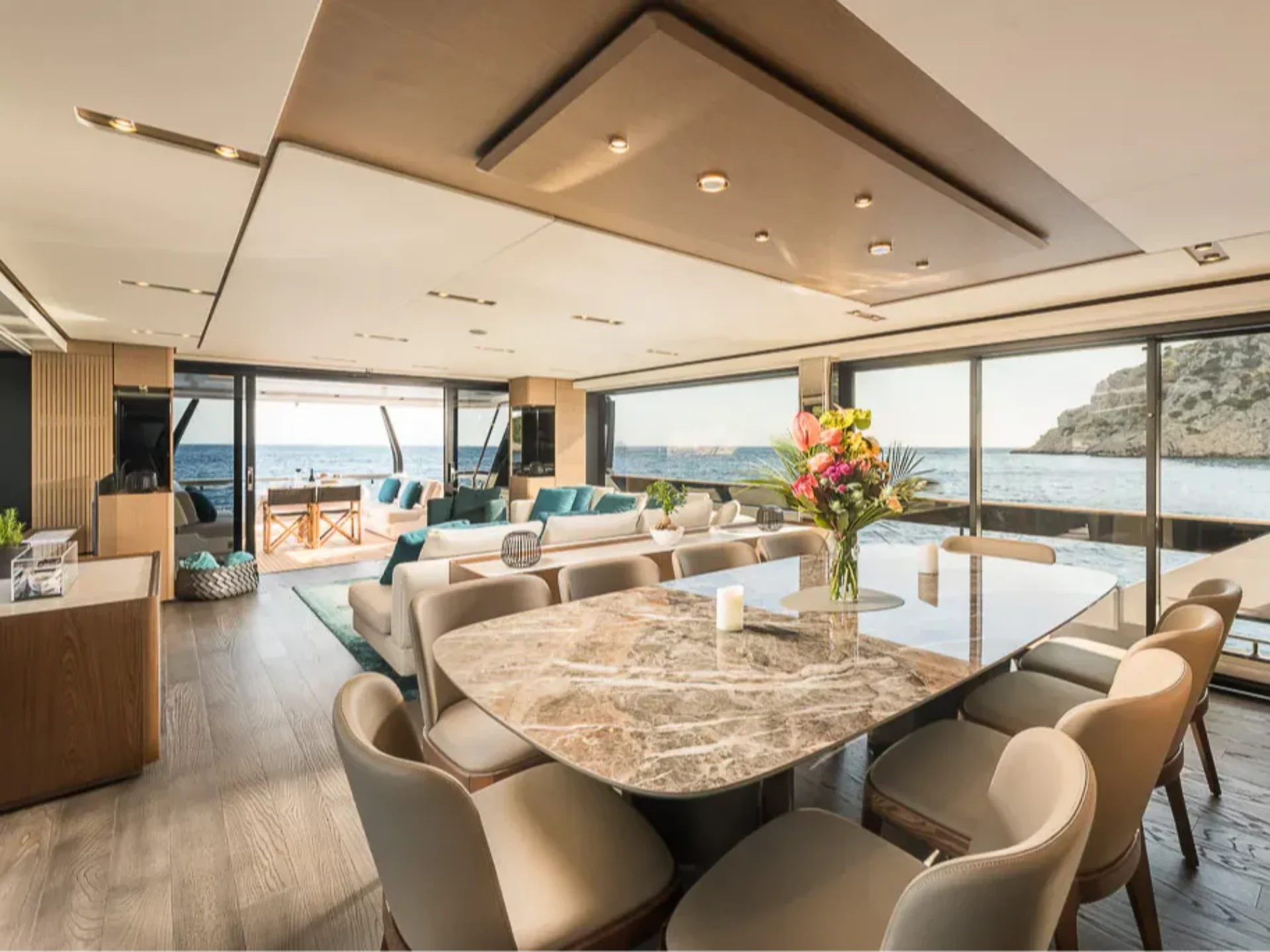 NAILU + | Ferretti 1000 - Ferretti