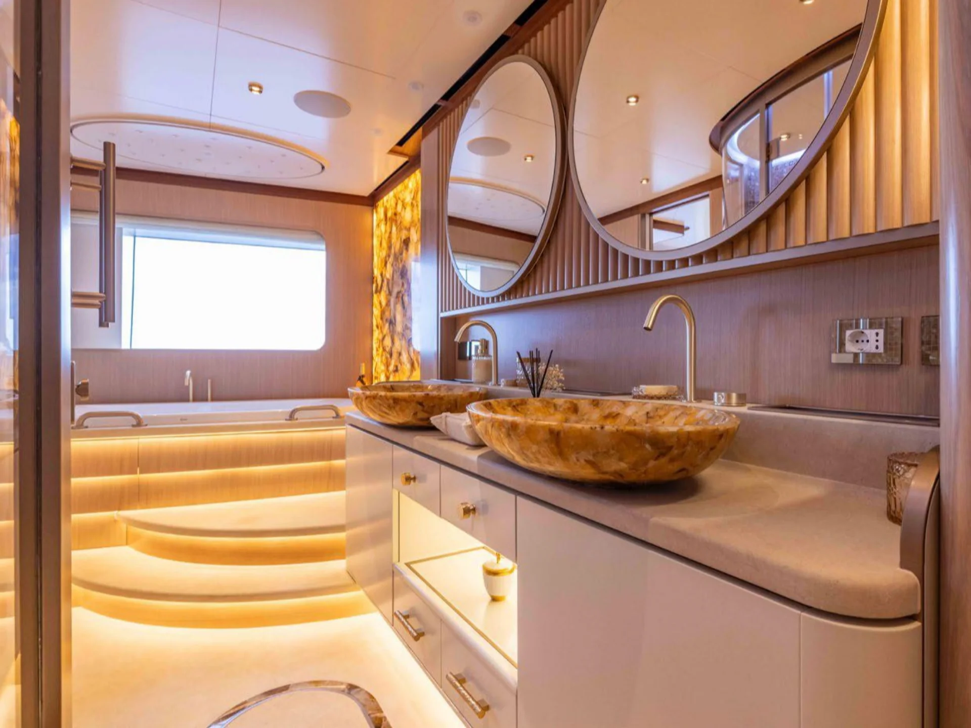 MY Anjelif | Columbus 50M - Other