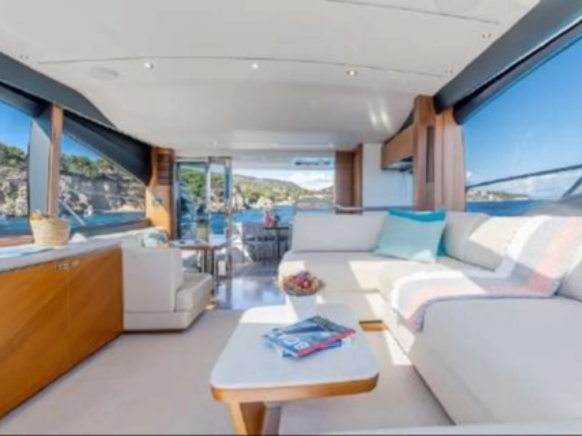 MISS DEMEANOR | Princess S62 - Princess