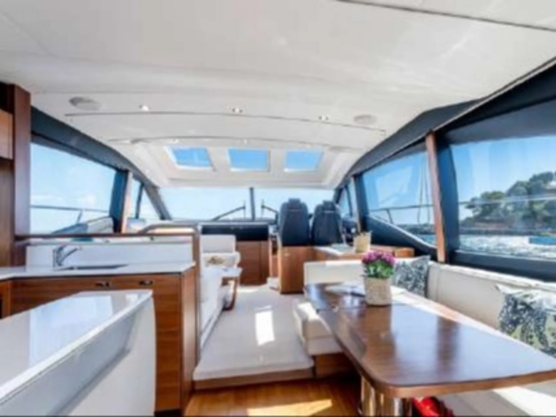 MISS DEMEANOR | Princess S62 - Princess