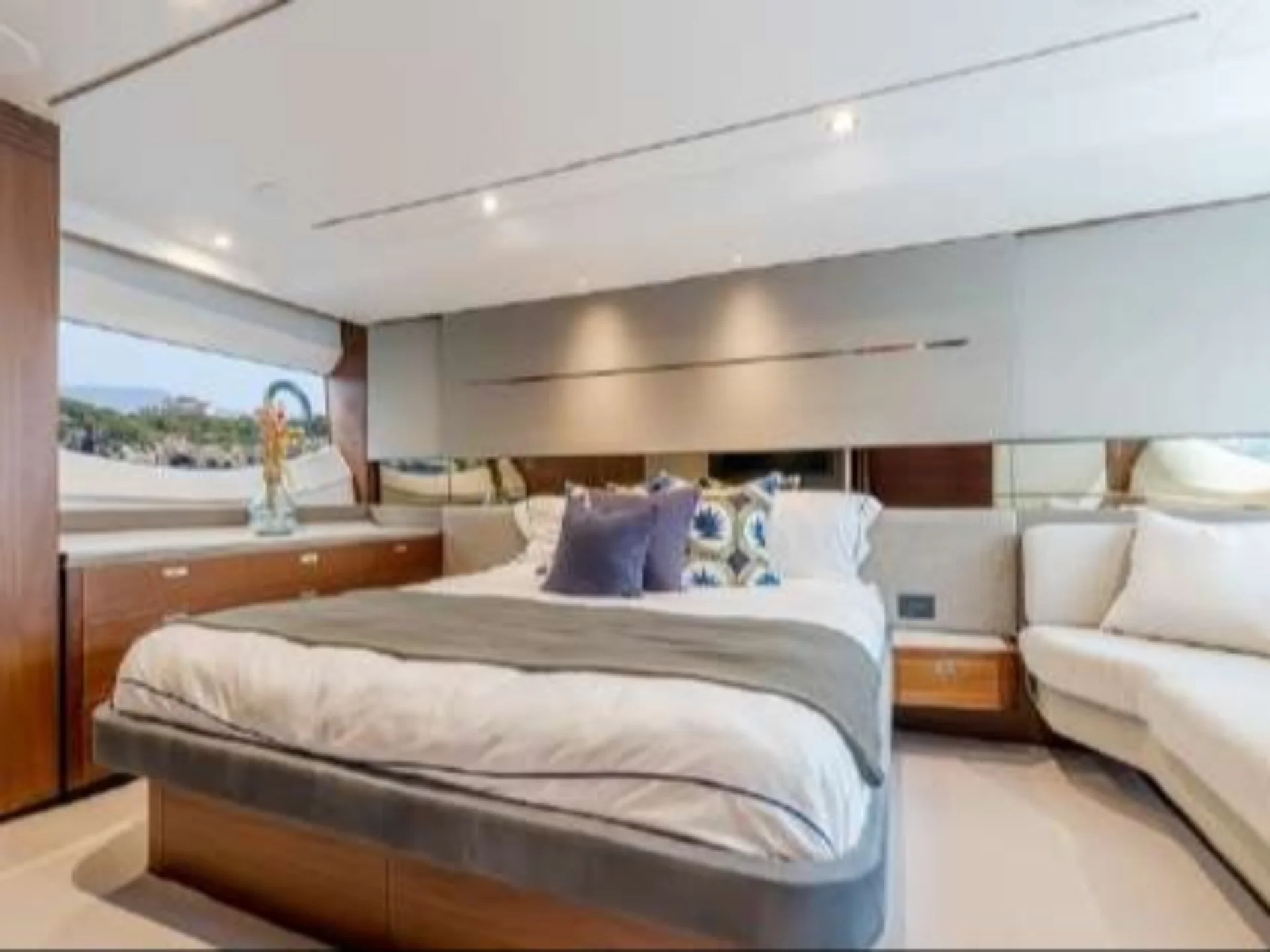 MISS DEMEANOR | Princess S62 - Princess