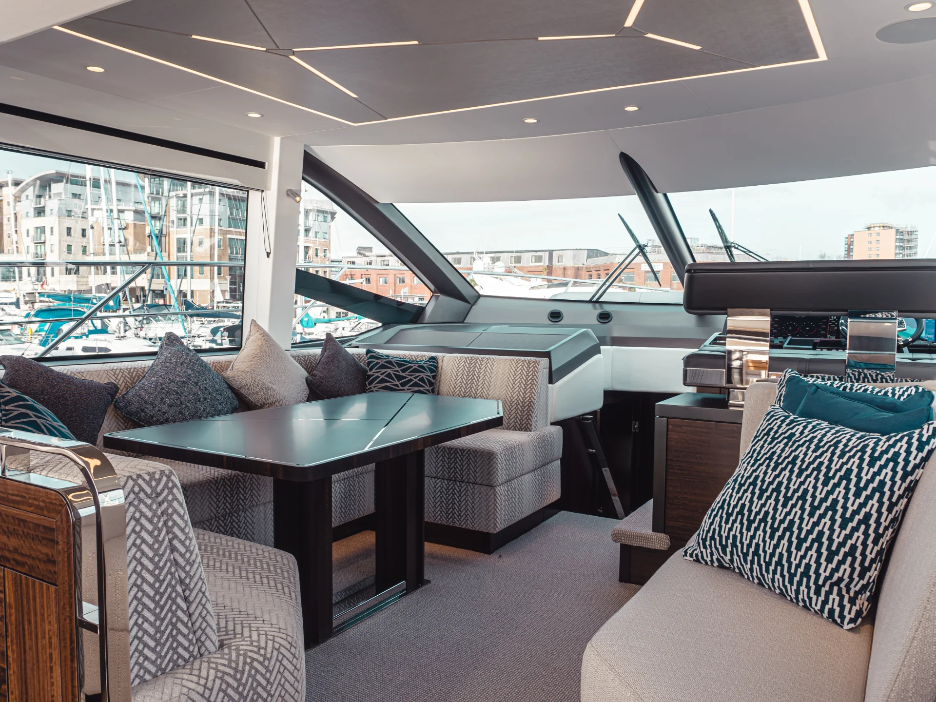PERFECTION STILL | Sunseeker Manhattan 55 - Sunseeker