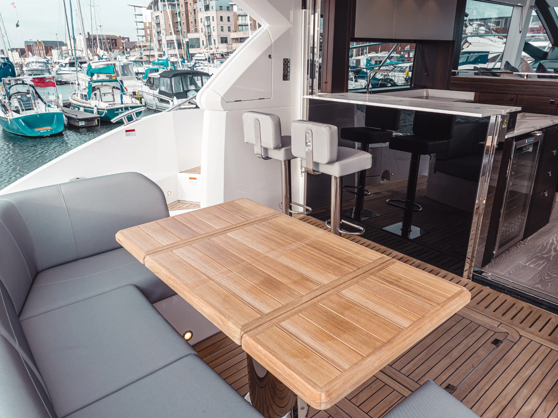 PERFECTION STILL | Sunseeker Manhattan 55 - Sunseeker