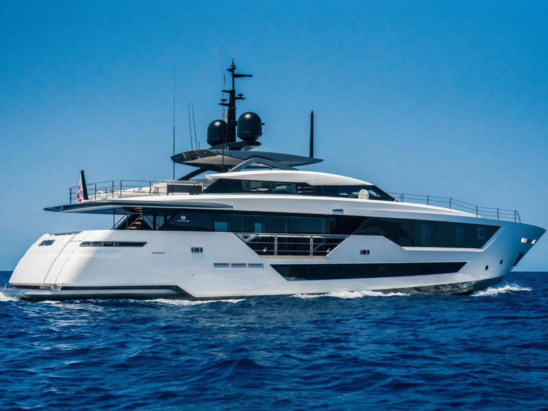 ALVIUM | Ferretti Custom Line 106