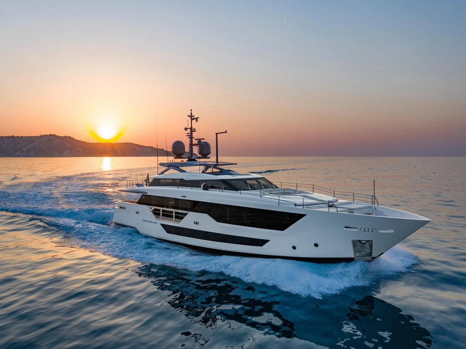 ALVIUM | Ferretti Custom Line 106 - Ferretti