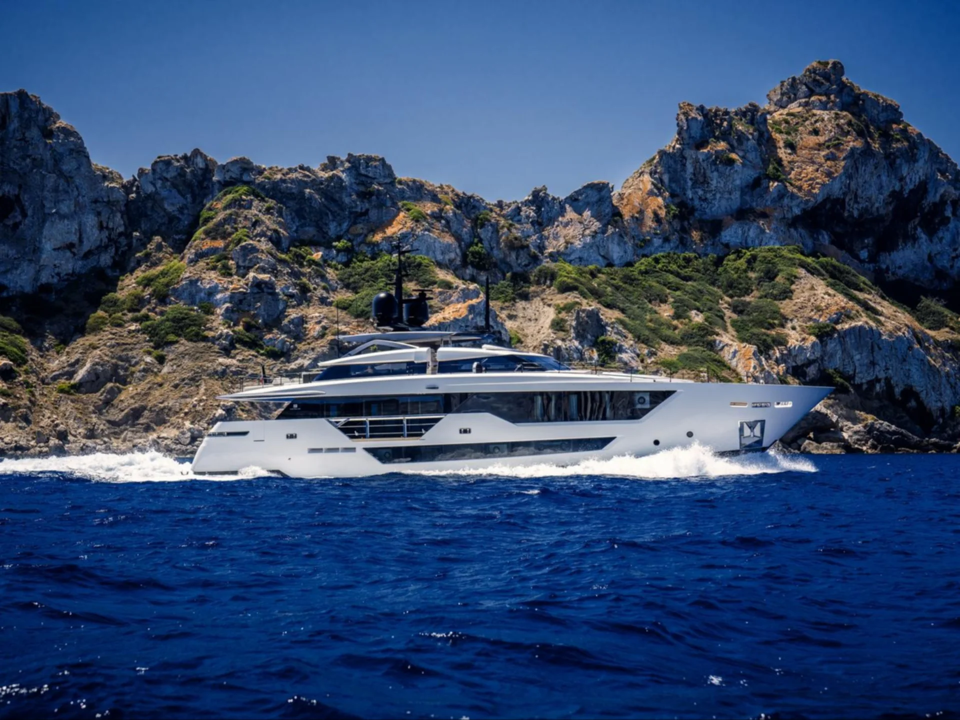 ALVIUM | Ferretti Custom Line 106 - Ferretti