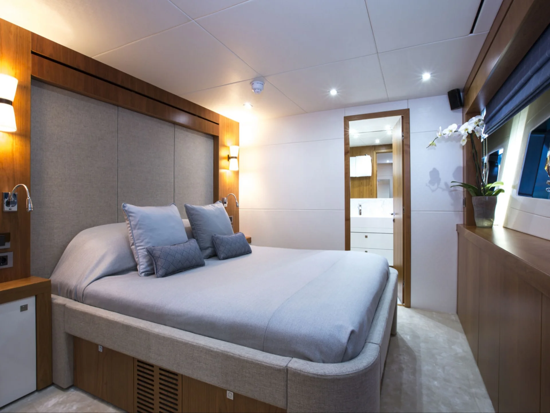 PLAY THE GAME | Sunseeker 28M - Sunseeker