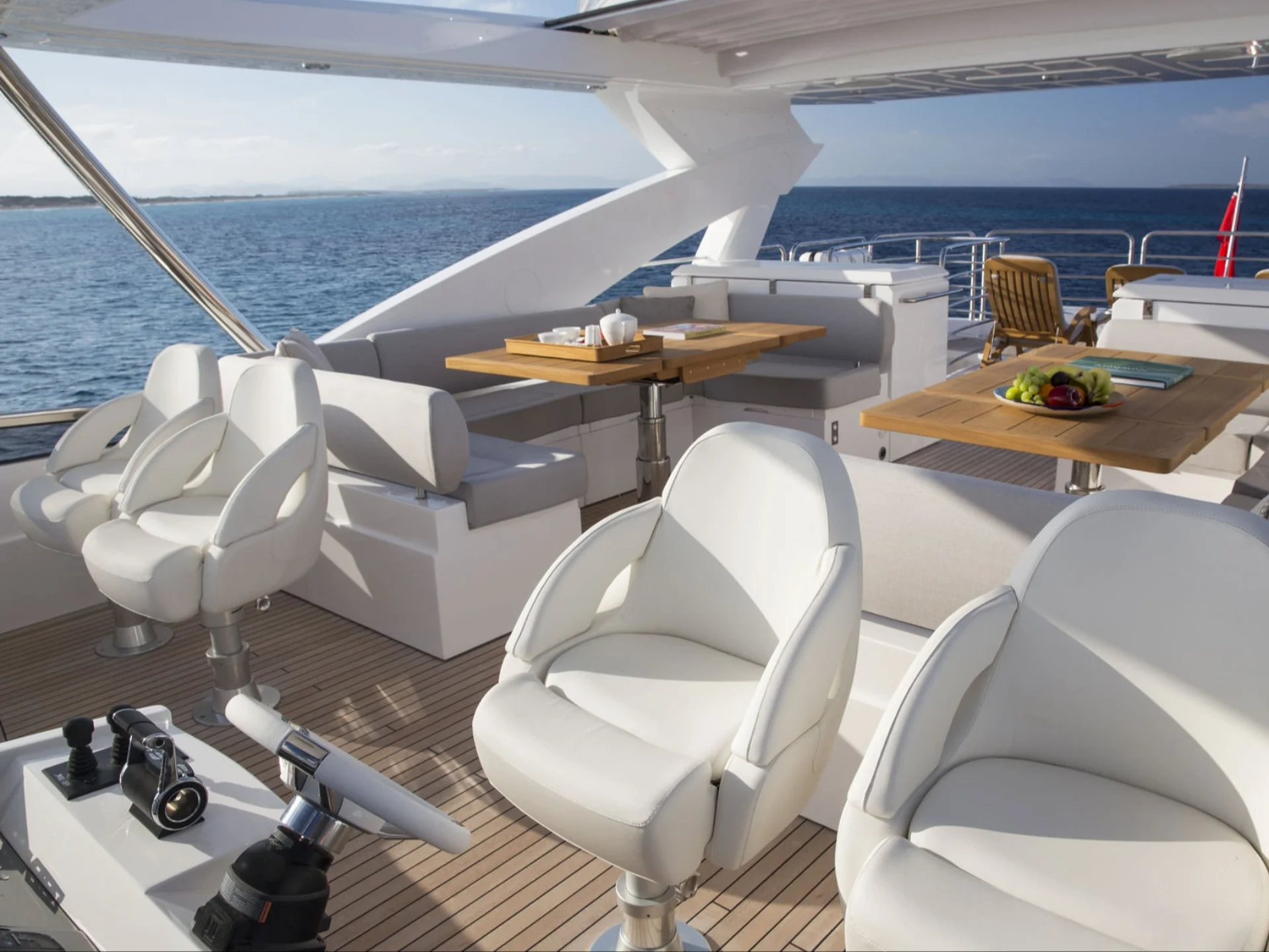 PLAY THE GAME | Sunseeker 28M - Sunseeker