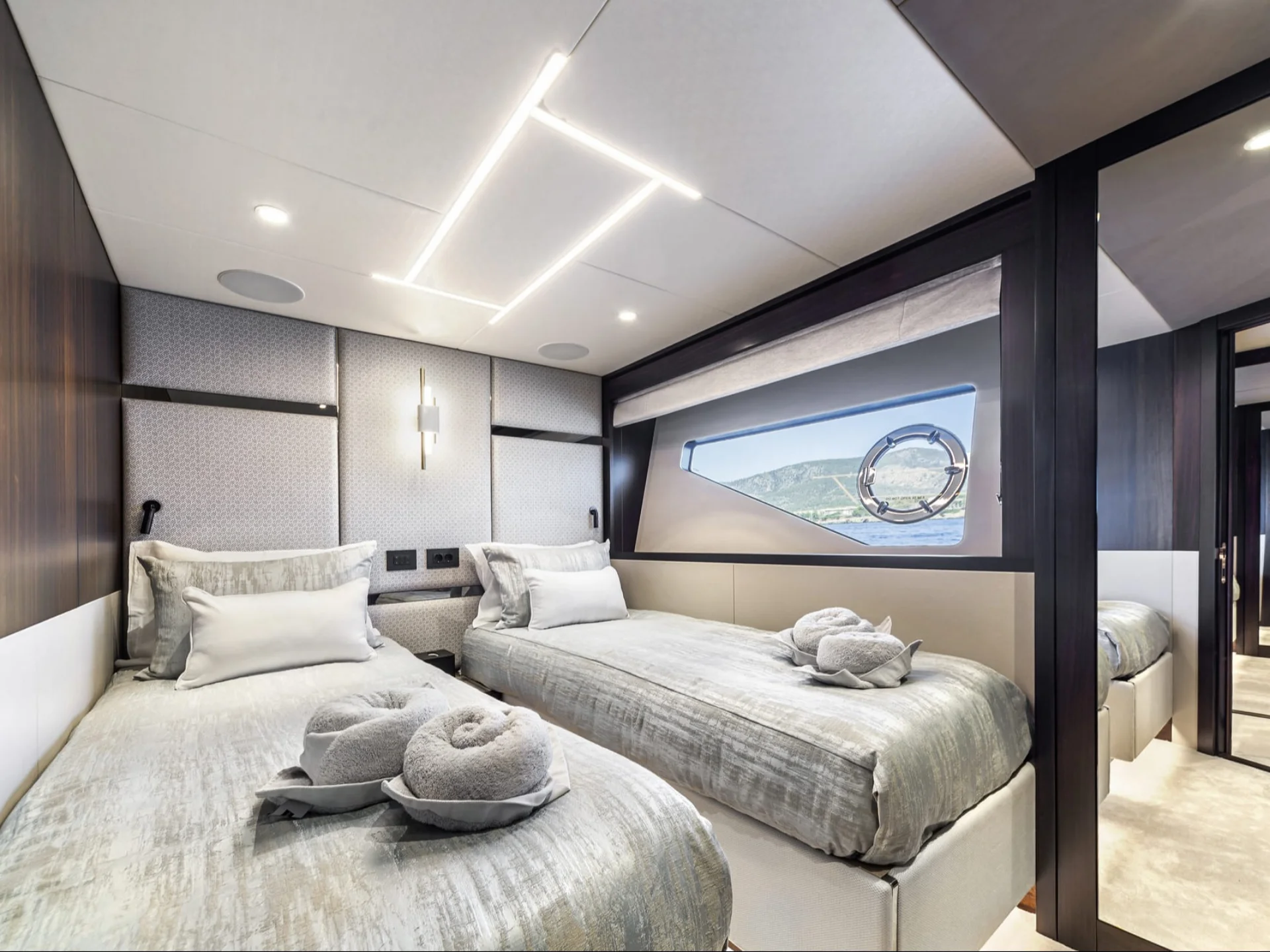 JUNIOR | Sunseeker 88 - Sunseeker