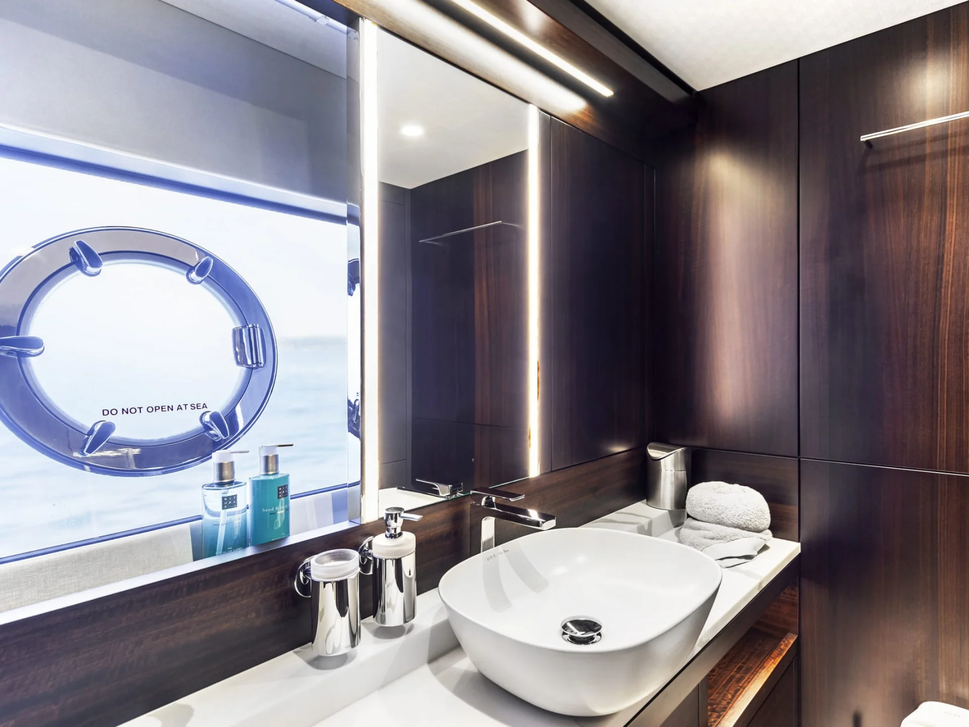 JUNIOR | Sunseeker 88 - Sunseeker