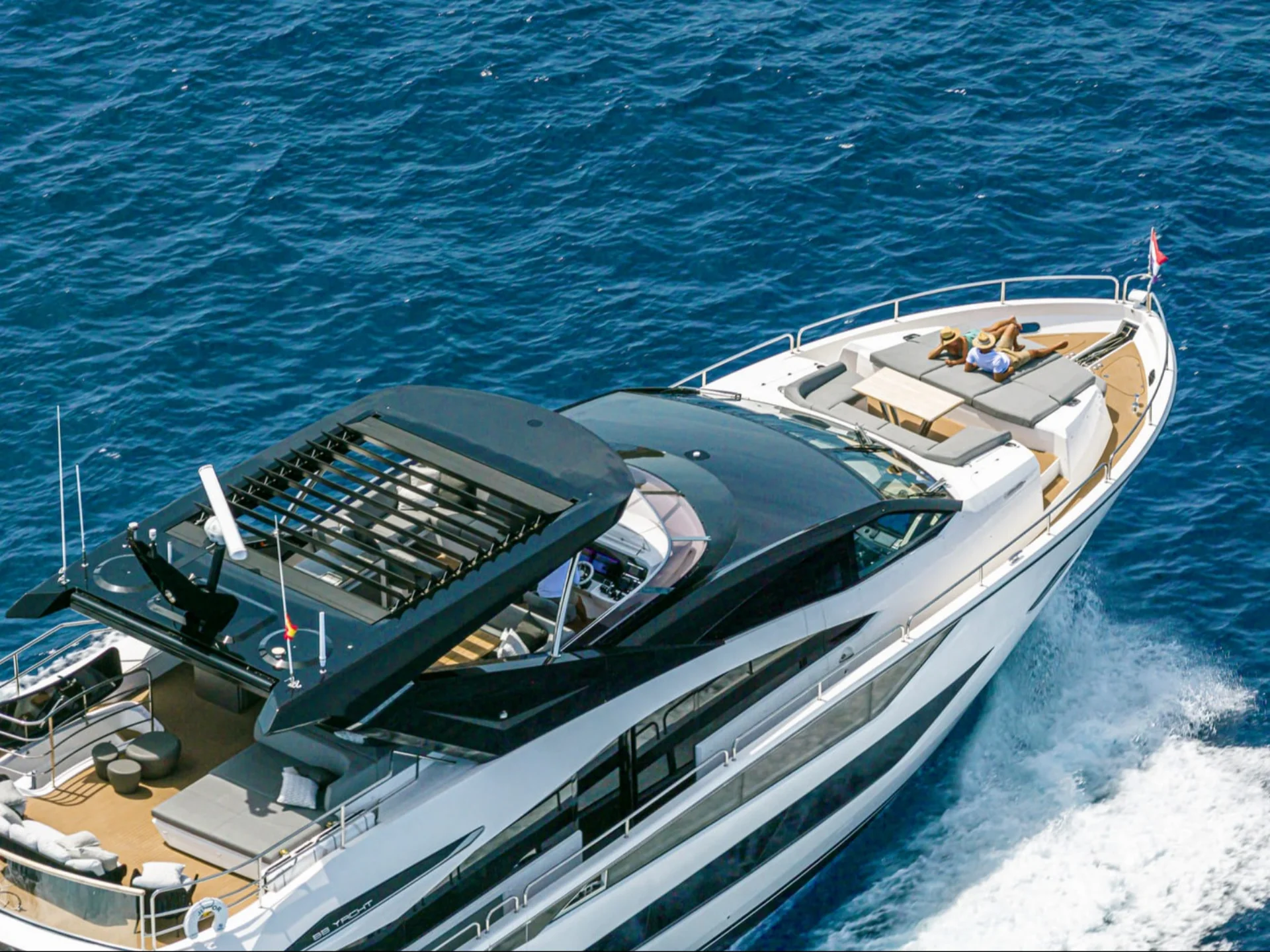JUNIOR | Sunseeker 88 - Sunseeker