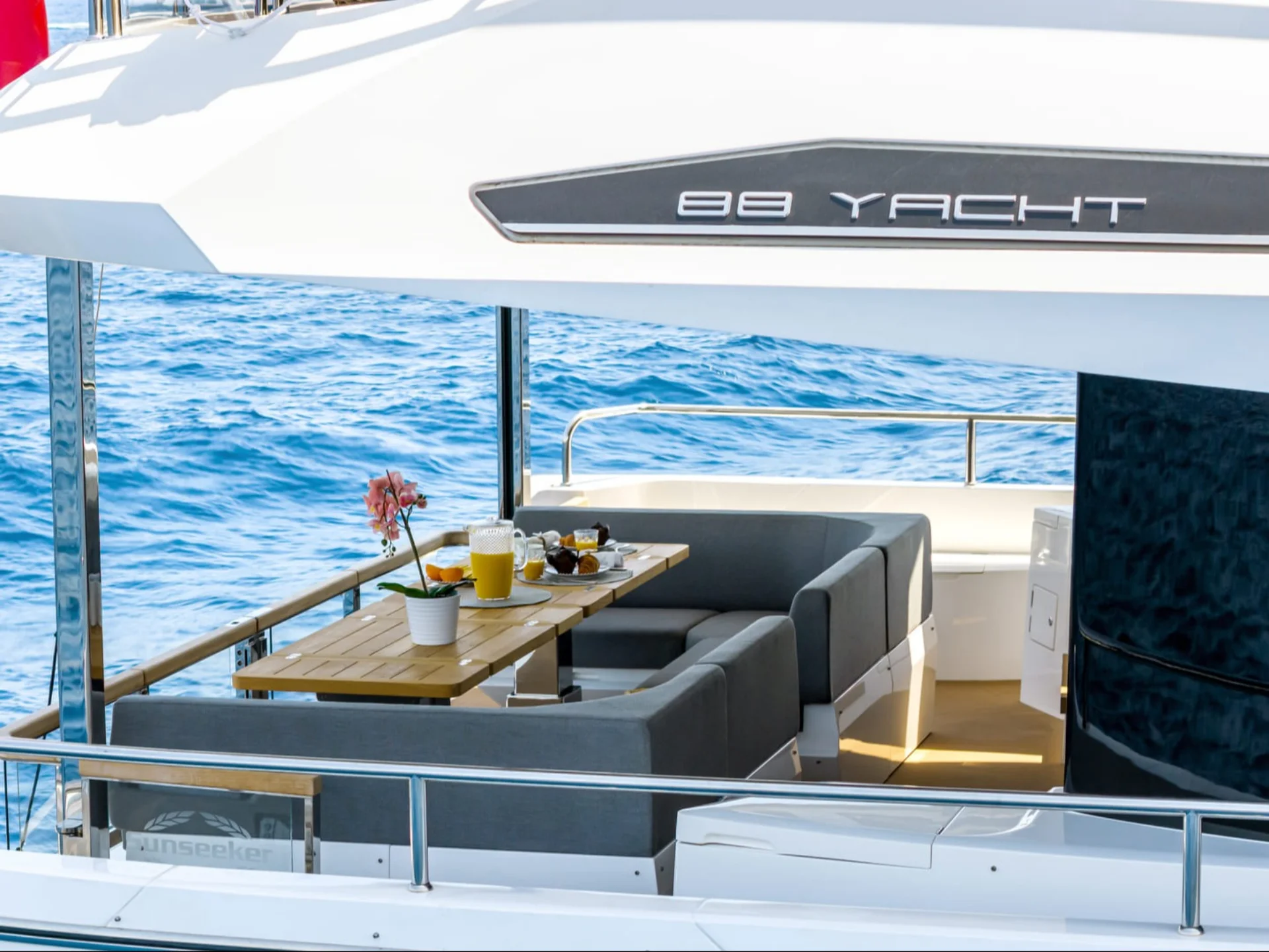 JUNIOR | Sunseeker 88 - Sunseeker