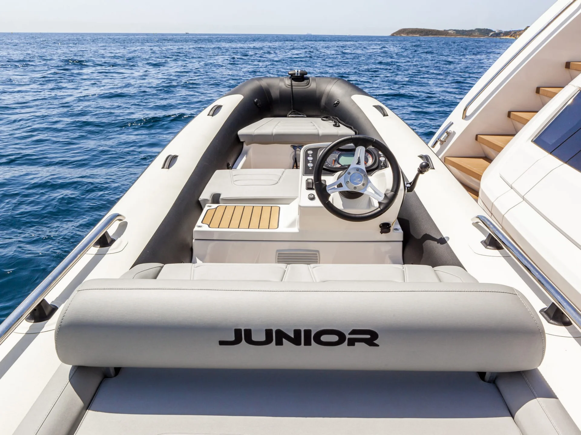 JUNIOR | Sunseeker 88 - Sunseeker