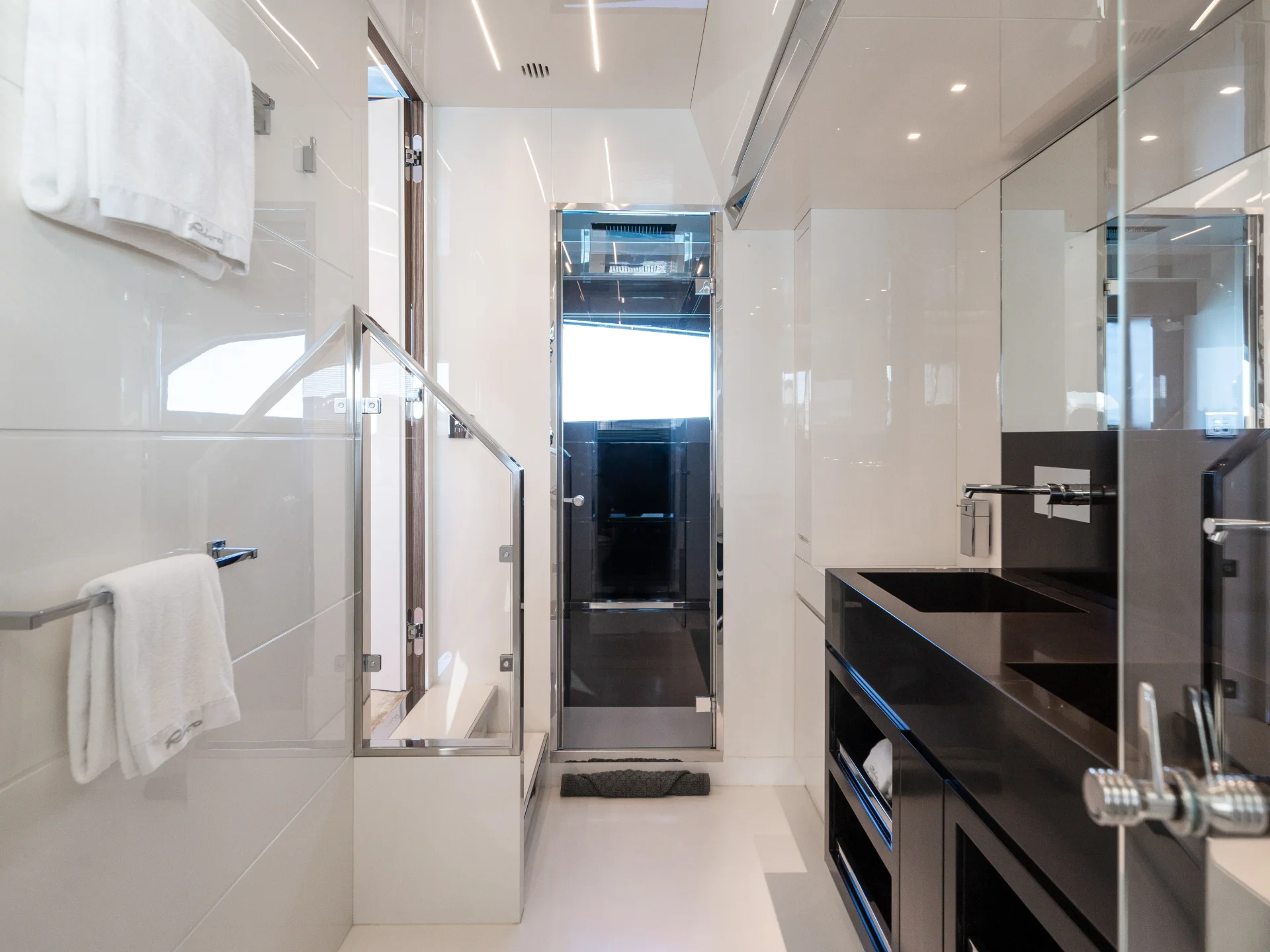 HP6 | Riva 100 Corsaro - Riva