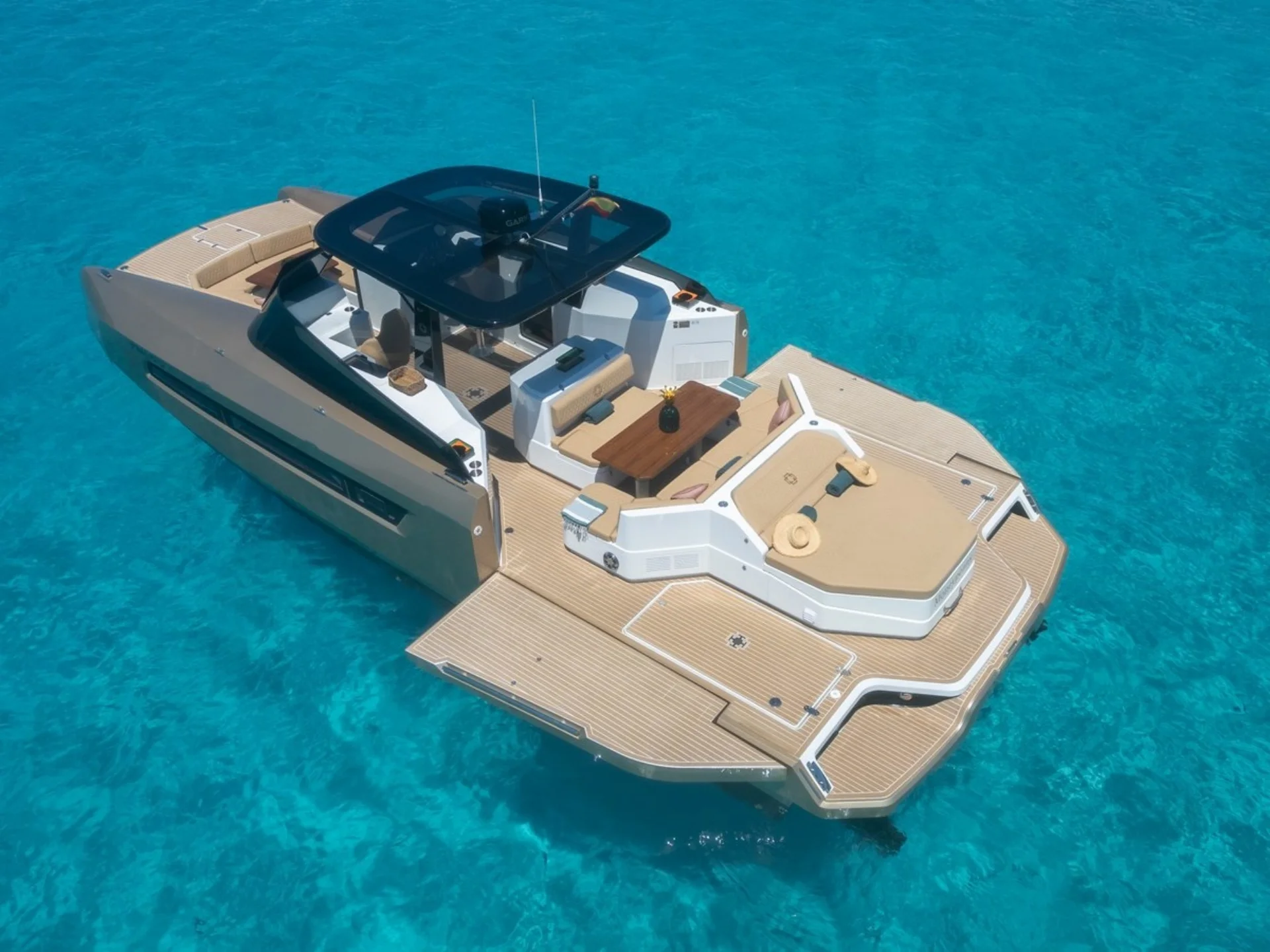 Moneypenny Day Charter — All Inclusive - Gallery 3