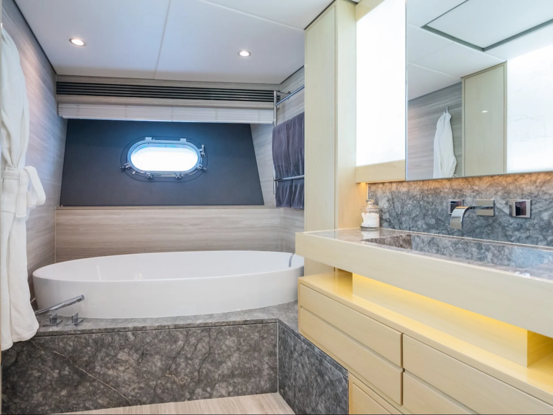 THUMPER | Sunseeker 40M - Sunseeker