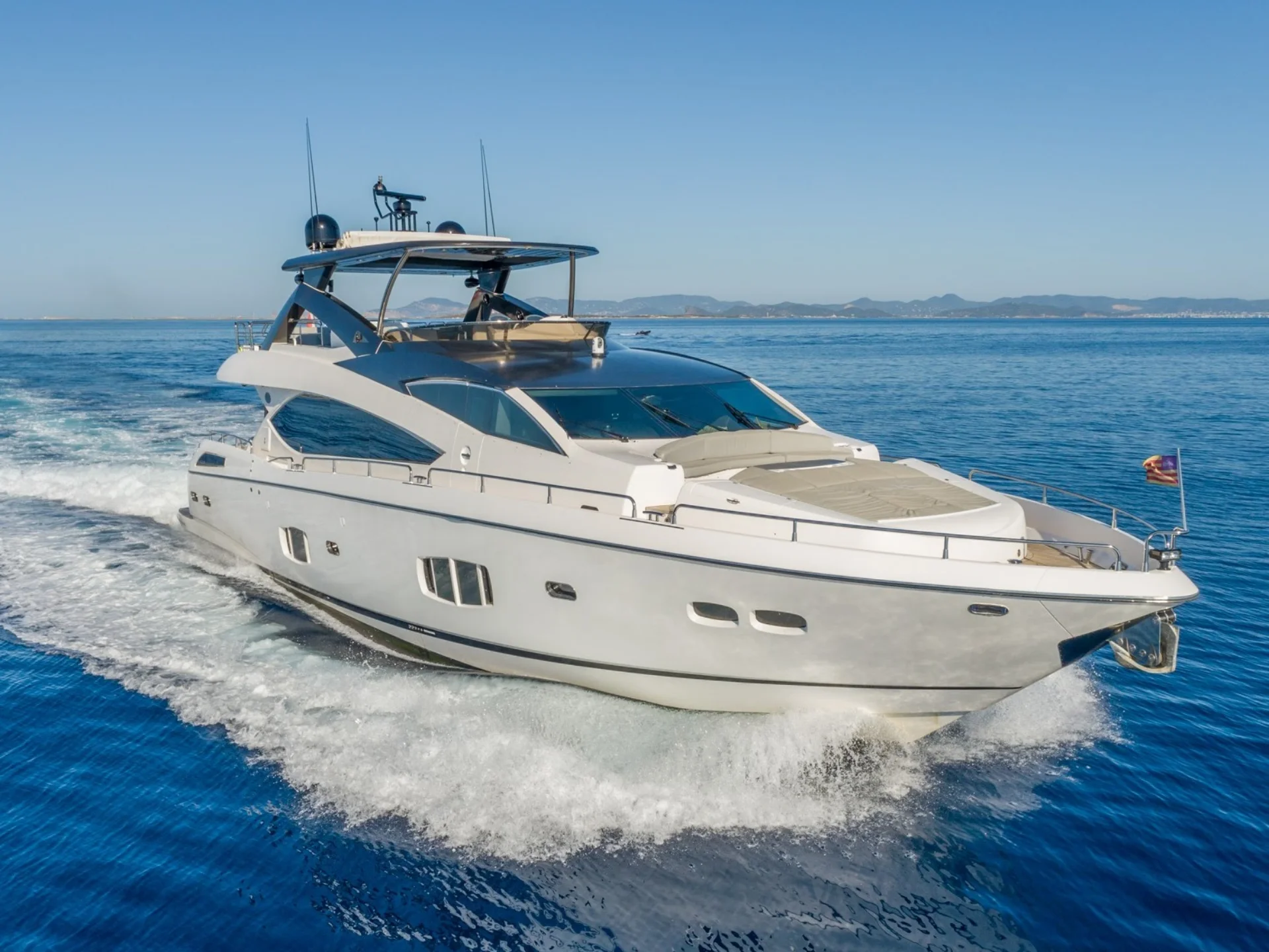 MOZZ II | Sunseeker 27M