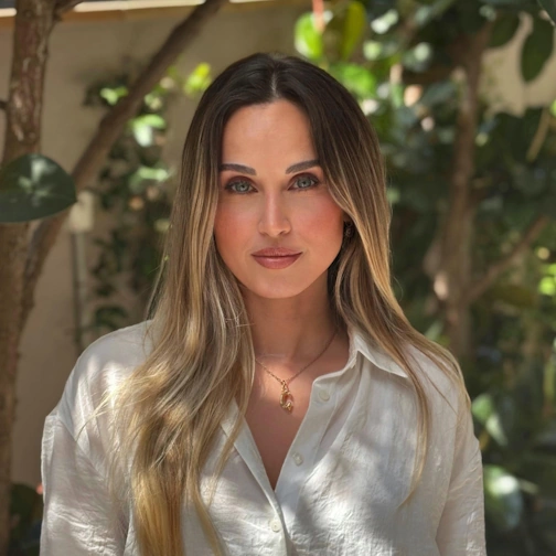 Gloria Monserrat - Charter Agent