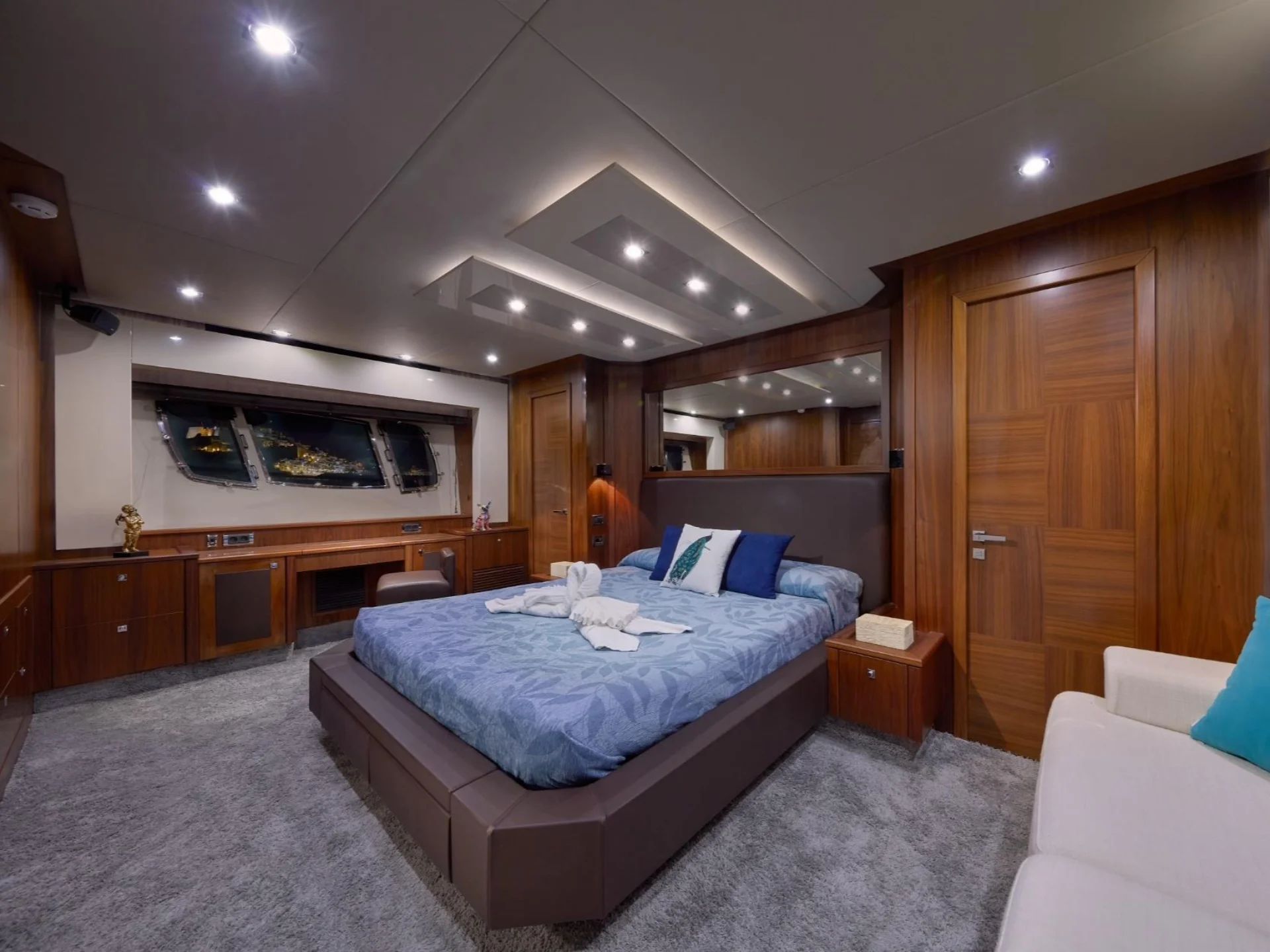 ARIYAS | Sunseeker Predator 84 - Sunseeker