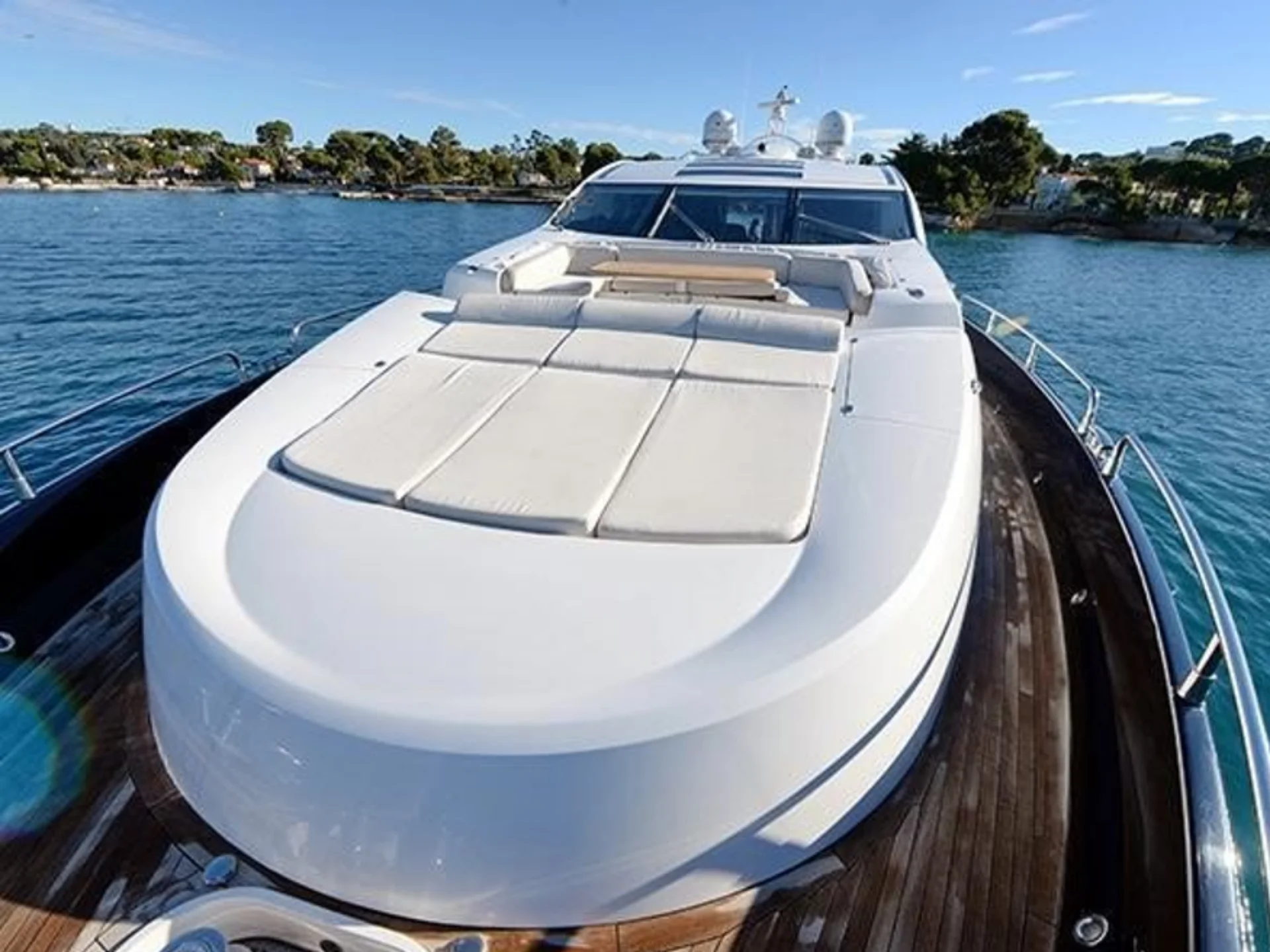 ARIYAS | Sunseeker Predator 84 - Sunseeker