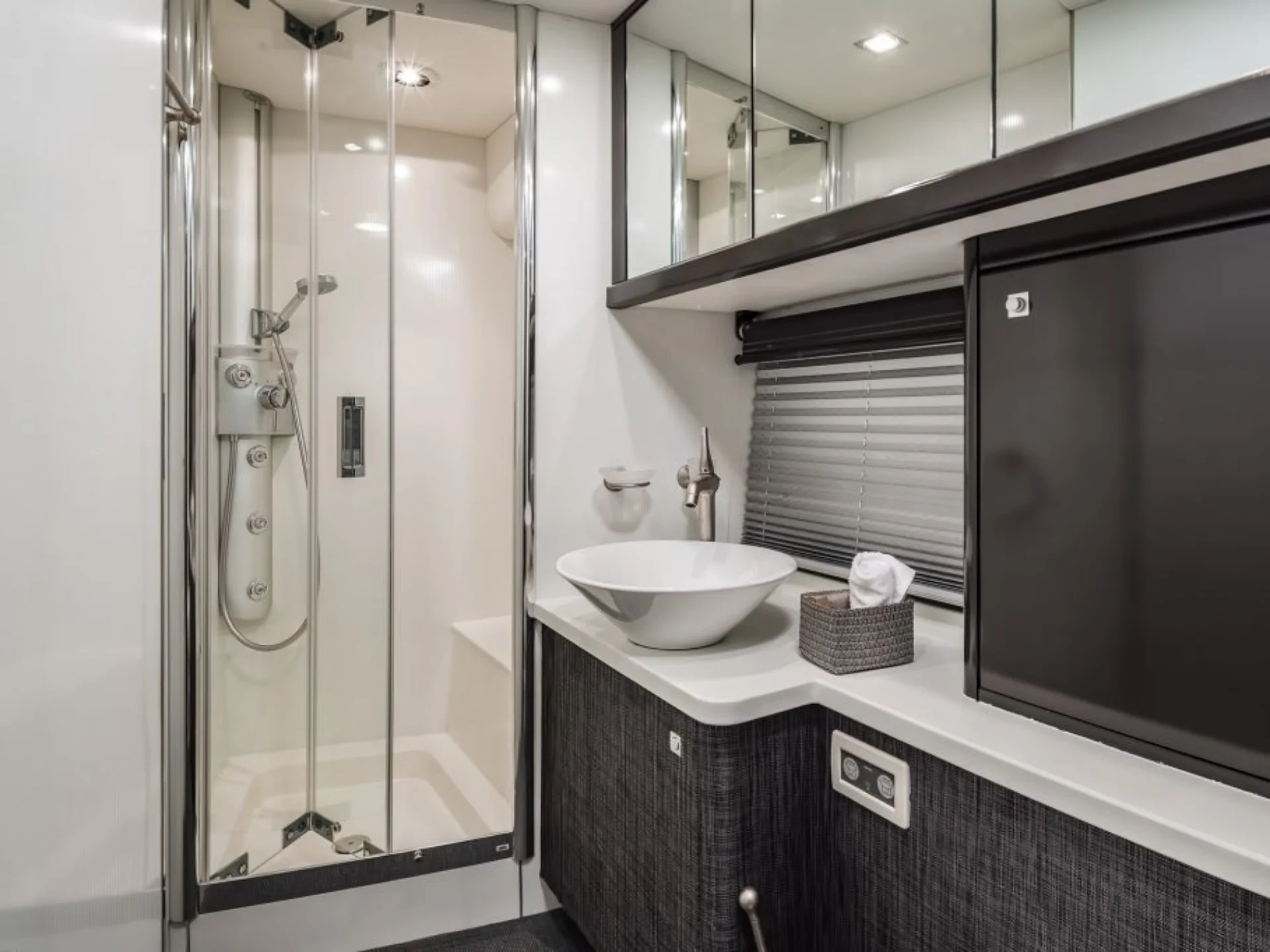 GEORGIA | Sunseeker Predator 82 - Sunseeker