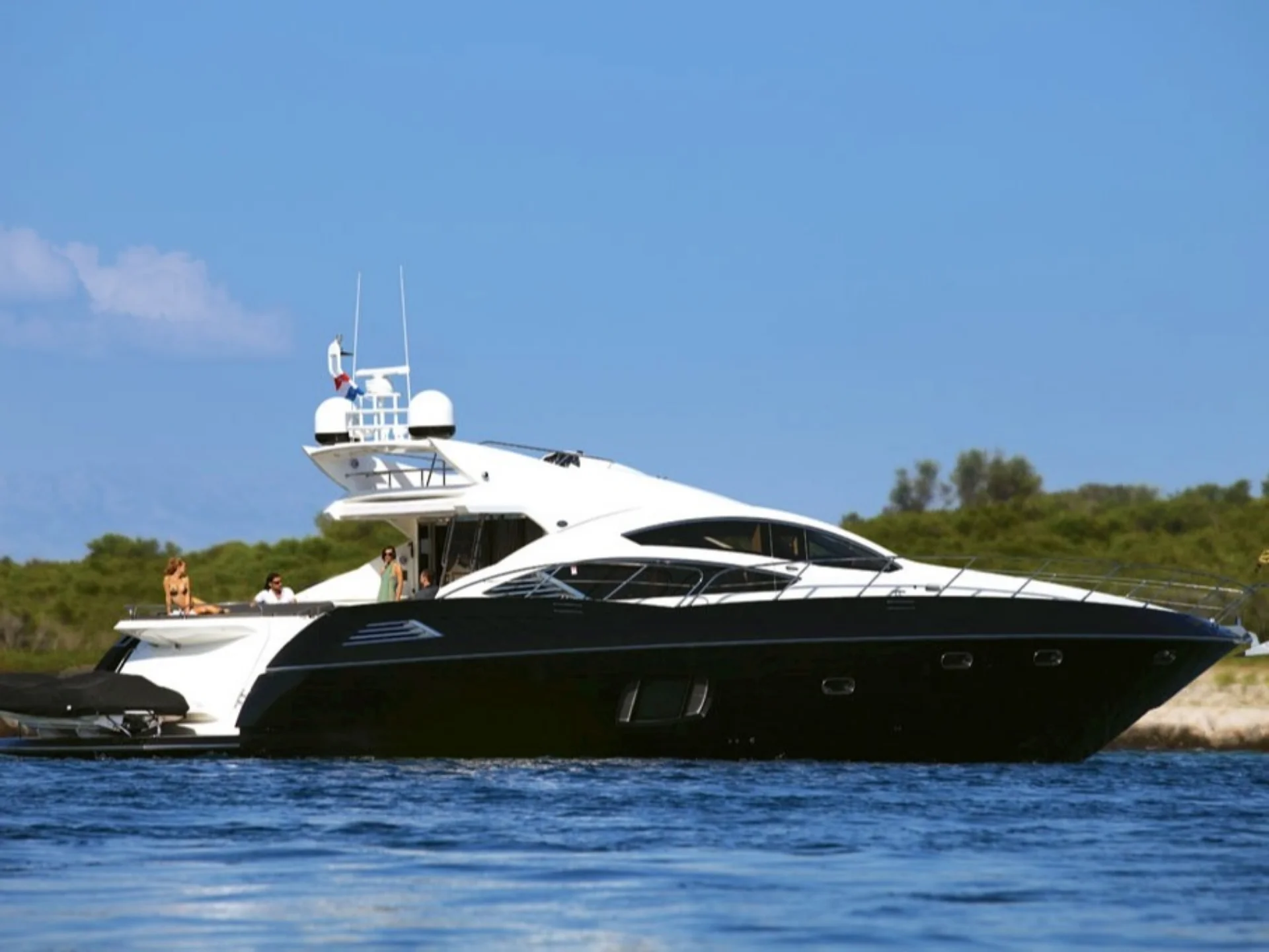 BLACK JAX | Sunseeker Predator 74 - Sunseeker