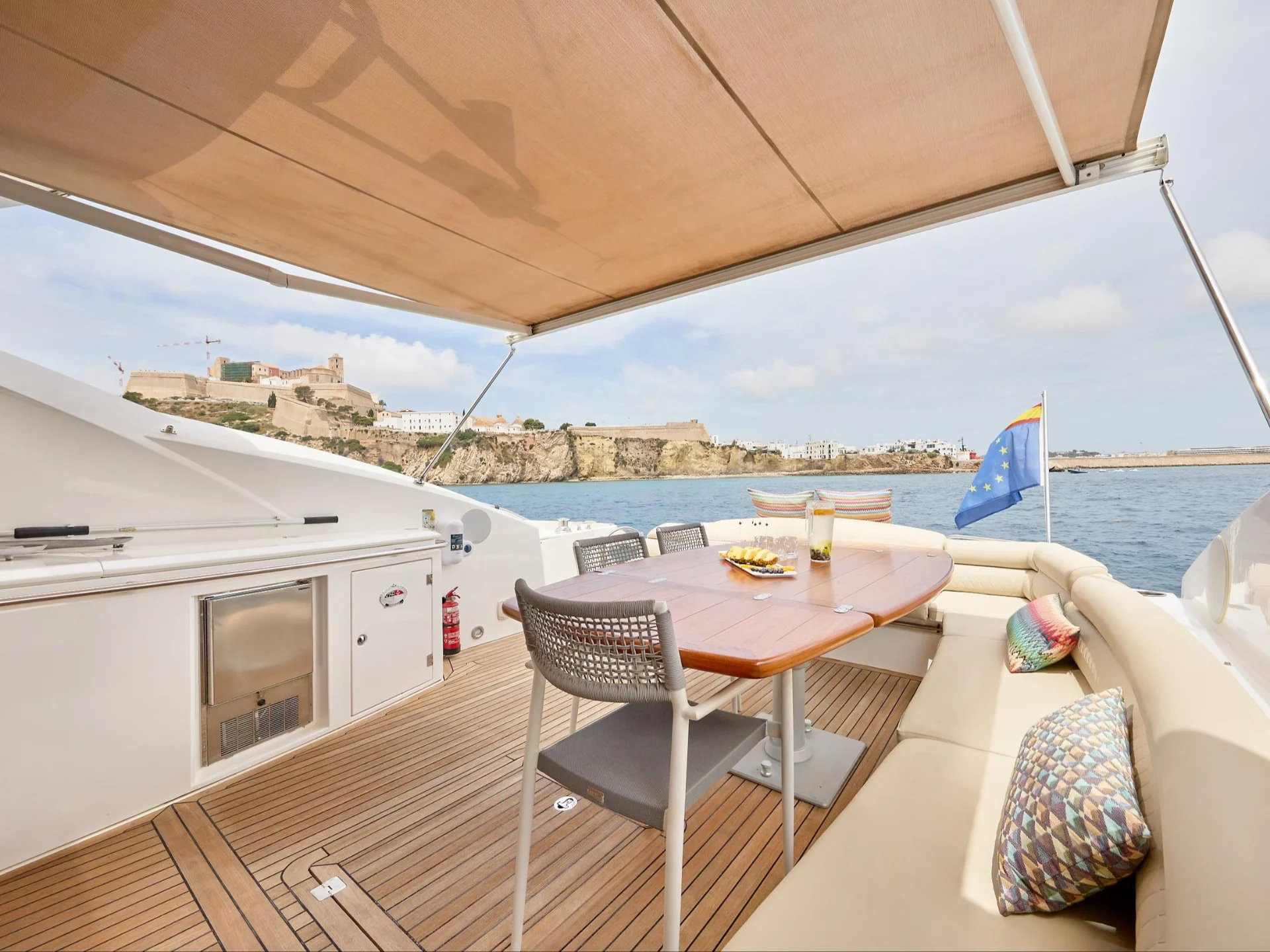 N9 | Sunseeker Predator 72 - Sunseeker