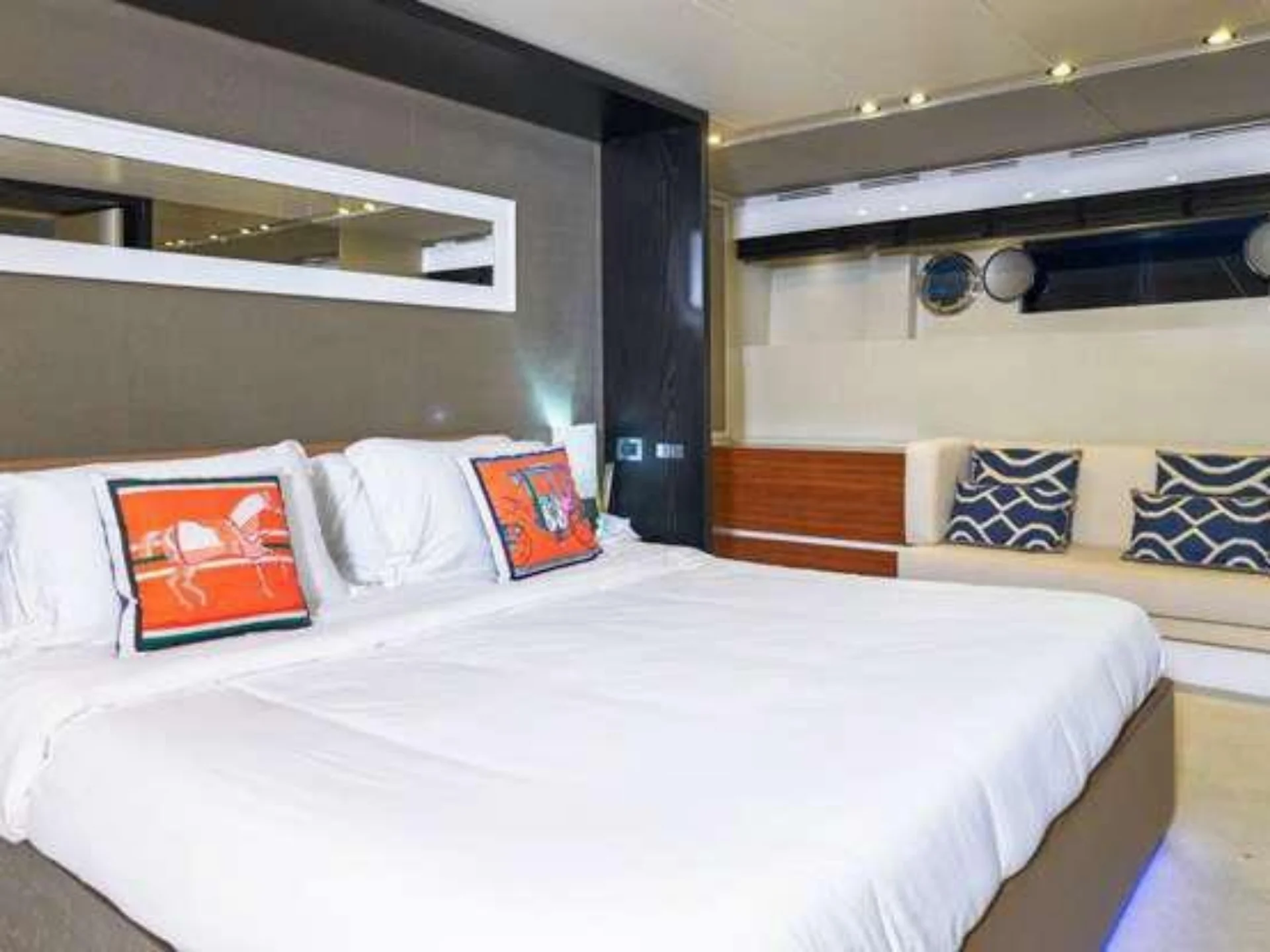 FUNKY TOWN | Canados 90 - Canados