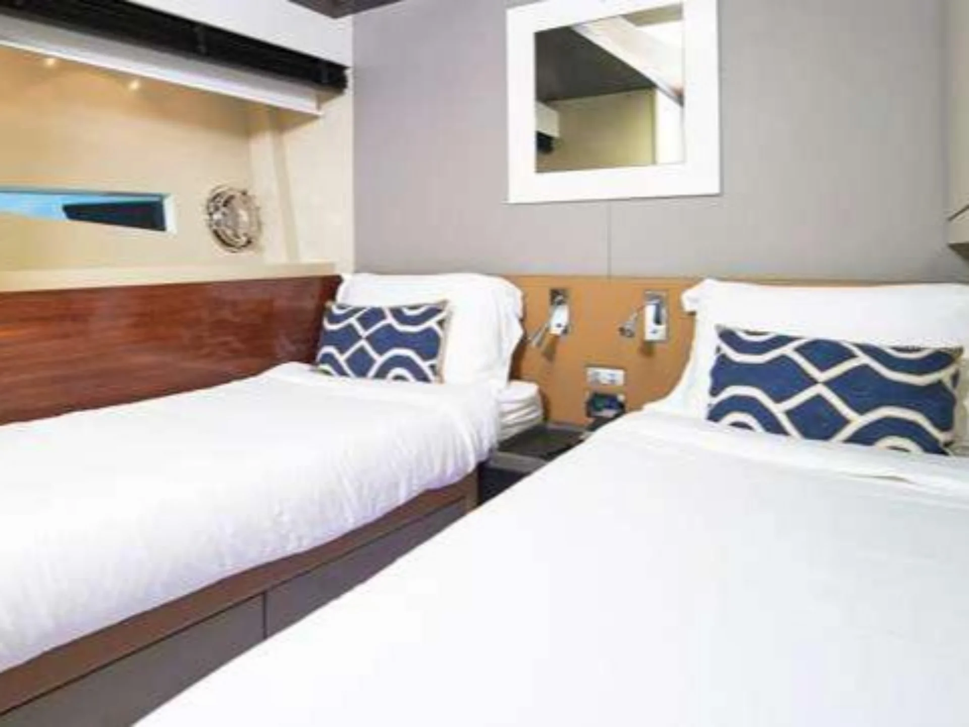 FUNKY TOWN | Canados 90 - Canados