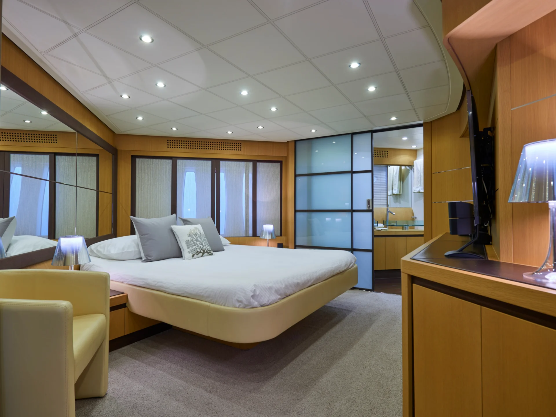 DANZAS | Pershing 90 - Pershing