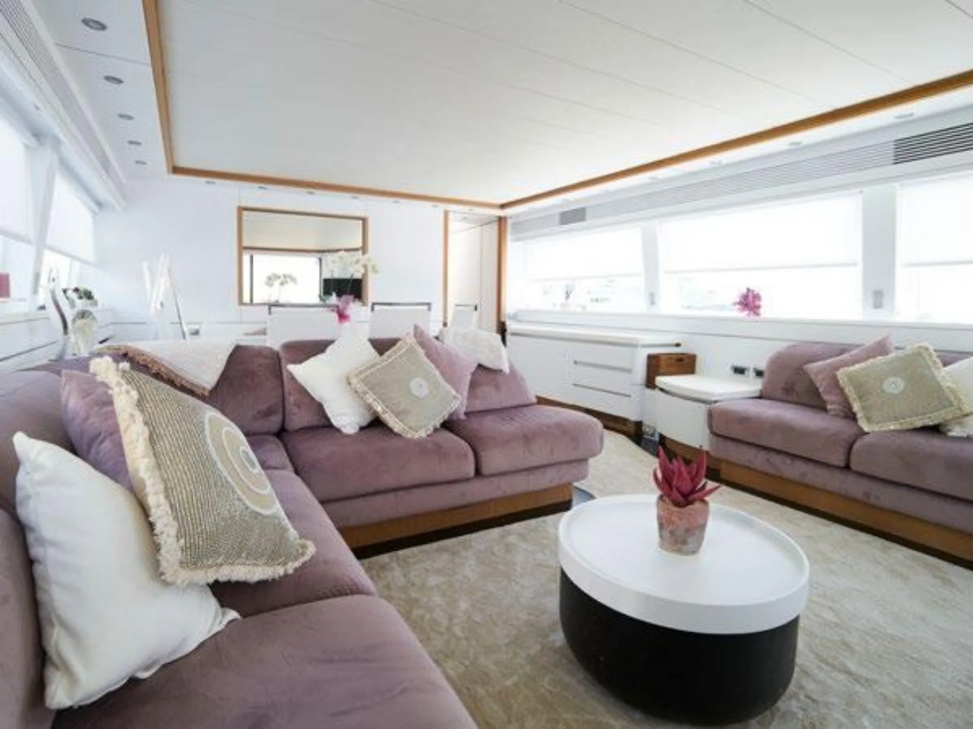 LADY KC | Maiora 99 - Maiora