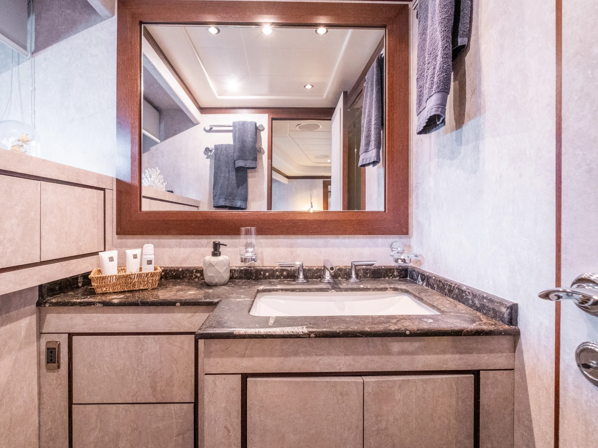 FIVE STARS | Mangusta 92 - Mangusta