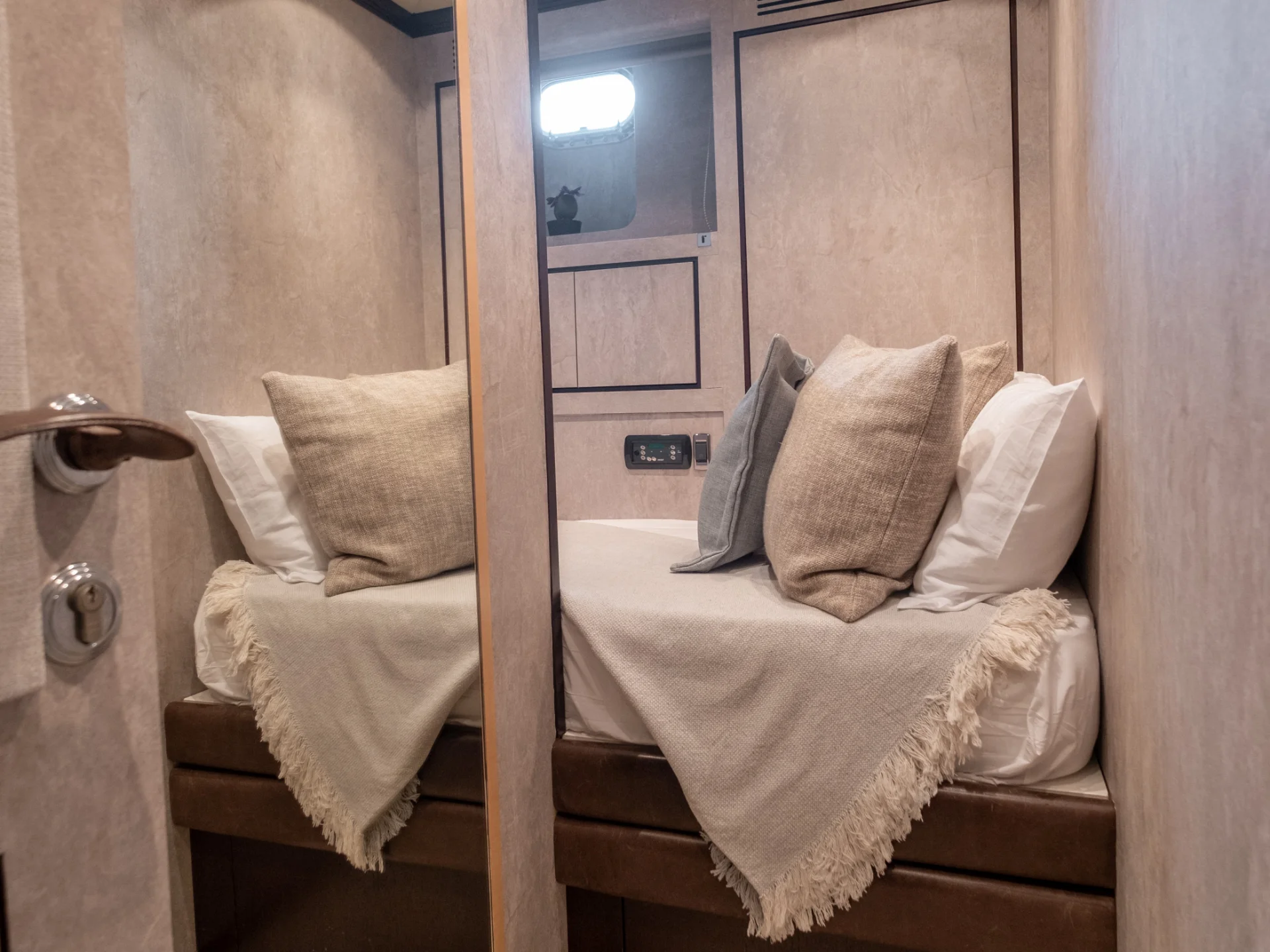 FIVE STARS | Mangusta 92 - Mangusta